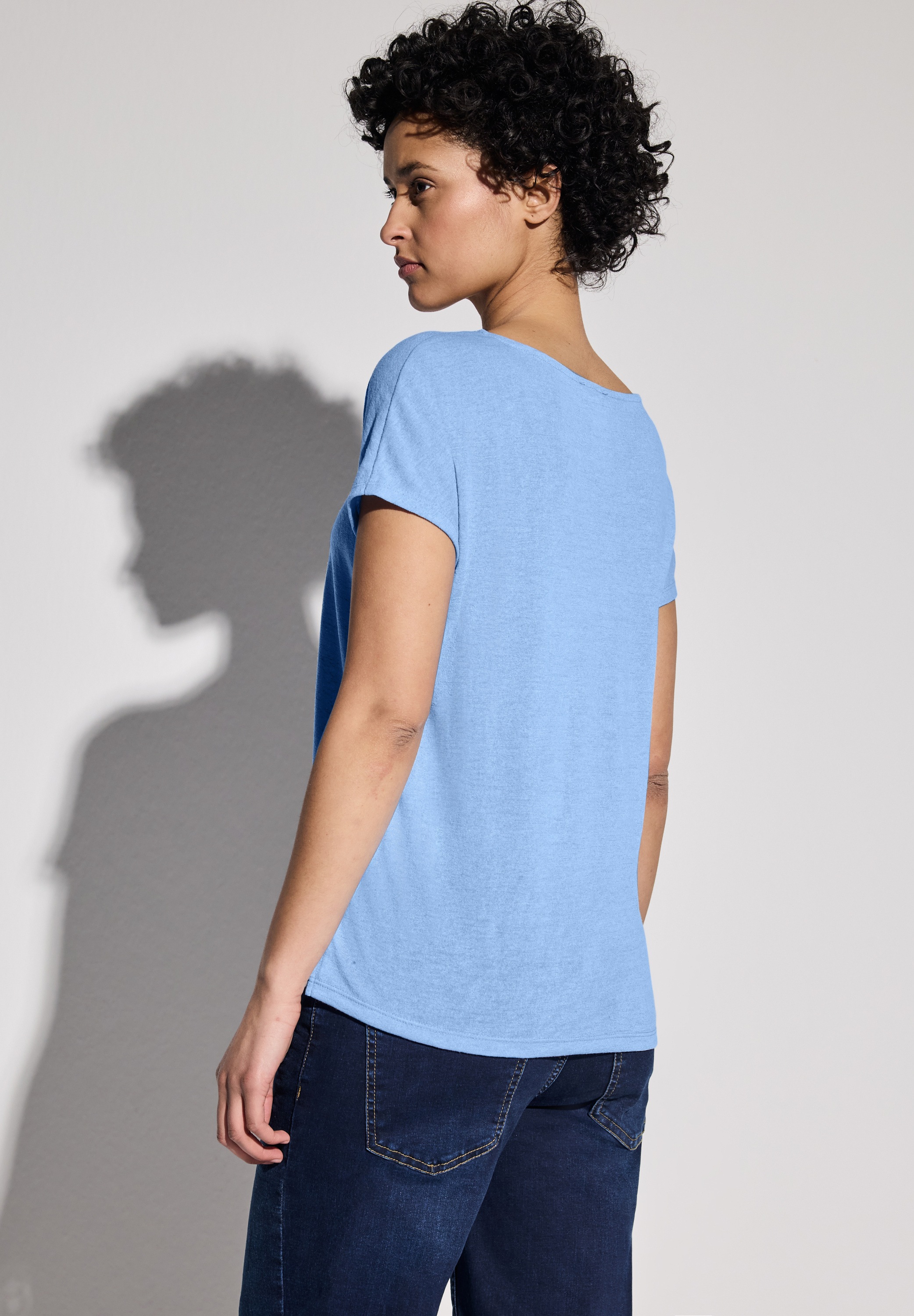STREET ONE T-Shirt, mit abgerundetem V-Ausschnitt günstig online kaufen