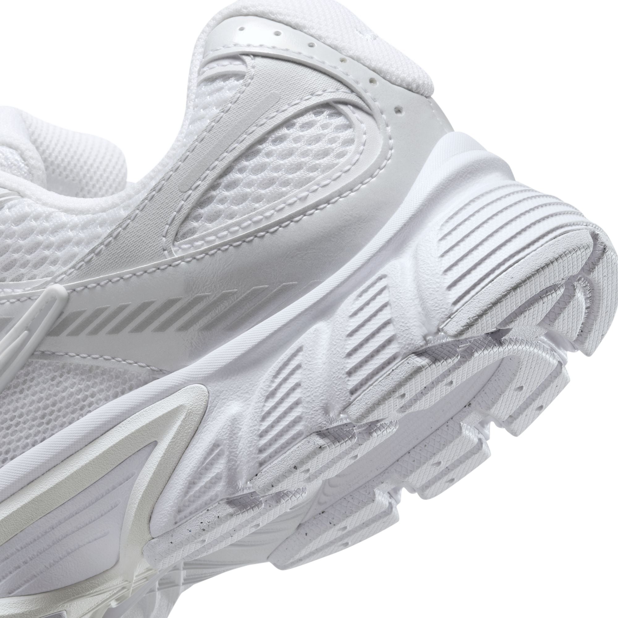 Nike Sportswear Sneaker »Nike V5 RNR«  inspiriert vom Design des Y2K Nike Vomero 5