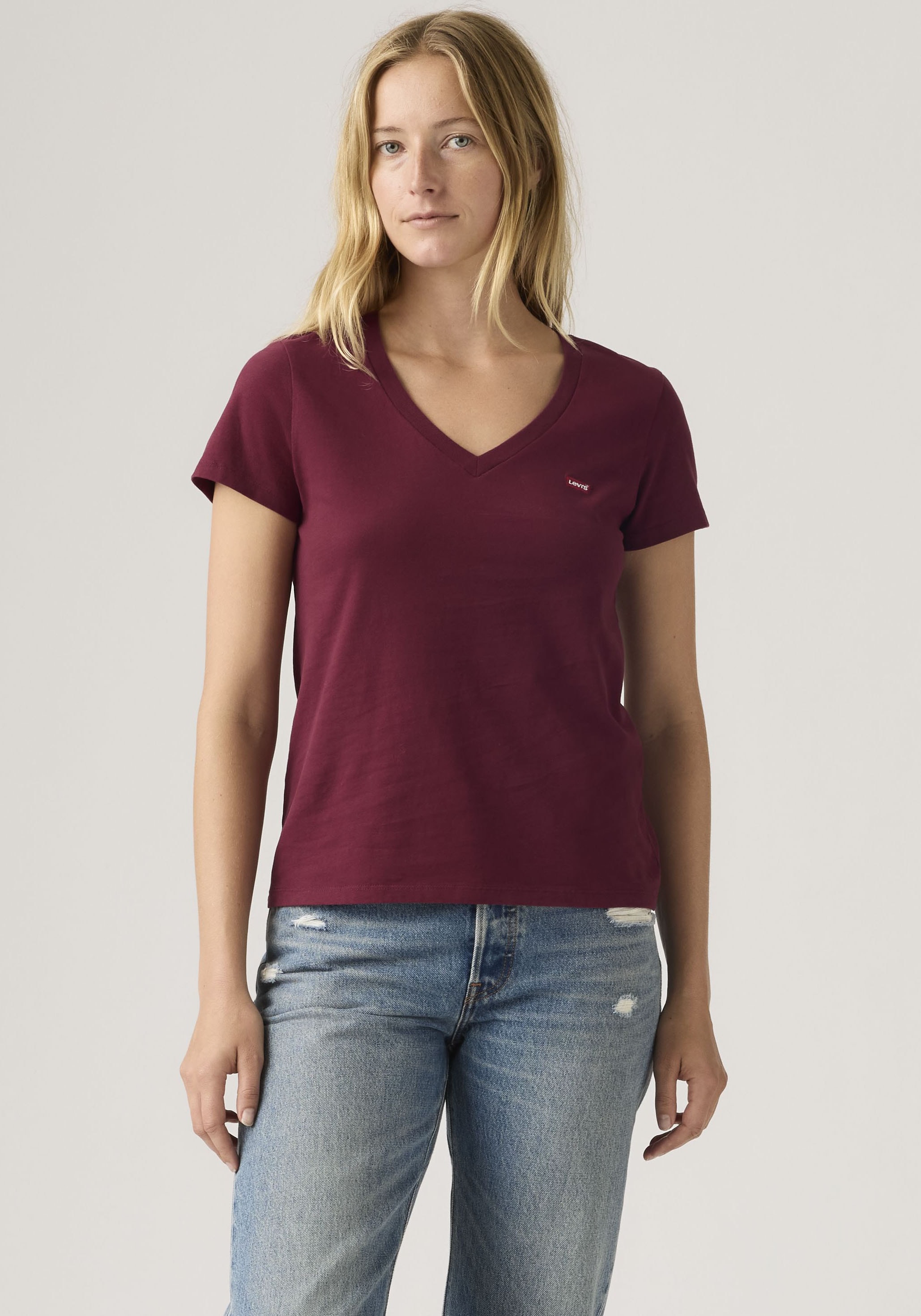 Levis V-Shirt "Perfect Tee" mit kleinem Batwing- Logo günstig online kaufen