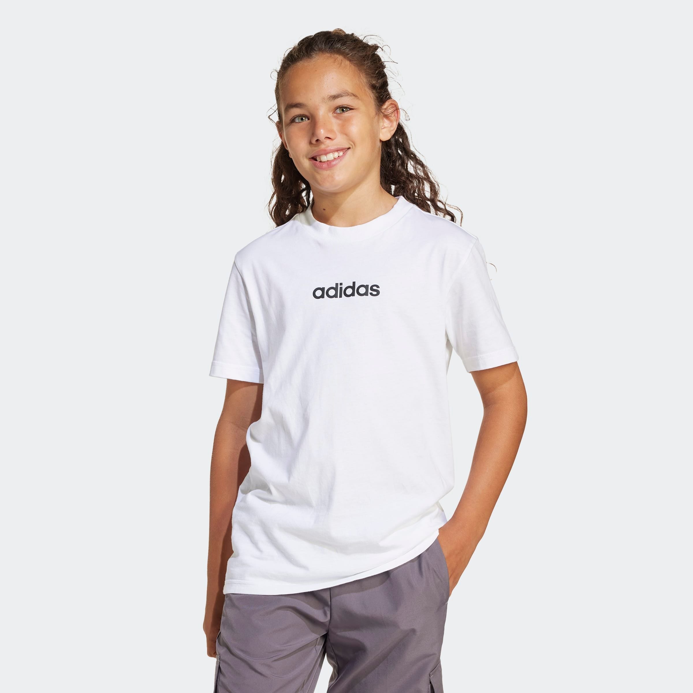 adidas Sportswear T-Shirt »ESSENTIALS KIDS« sportlicher Stil, Rundhalsausschnitt, lässige Passform