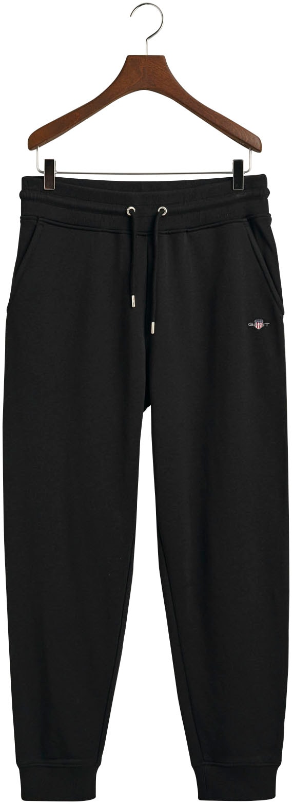 Gant Sweathose »REG SHIELD SWEATPANTS«, mit Logostickerei unterhalb des Bunds