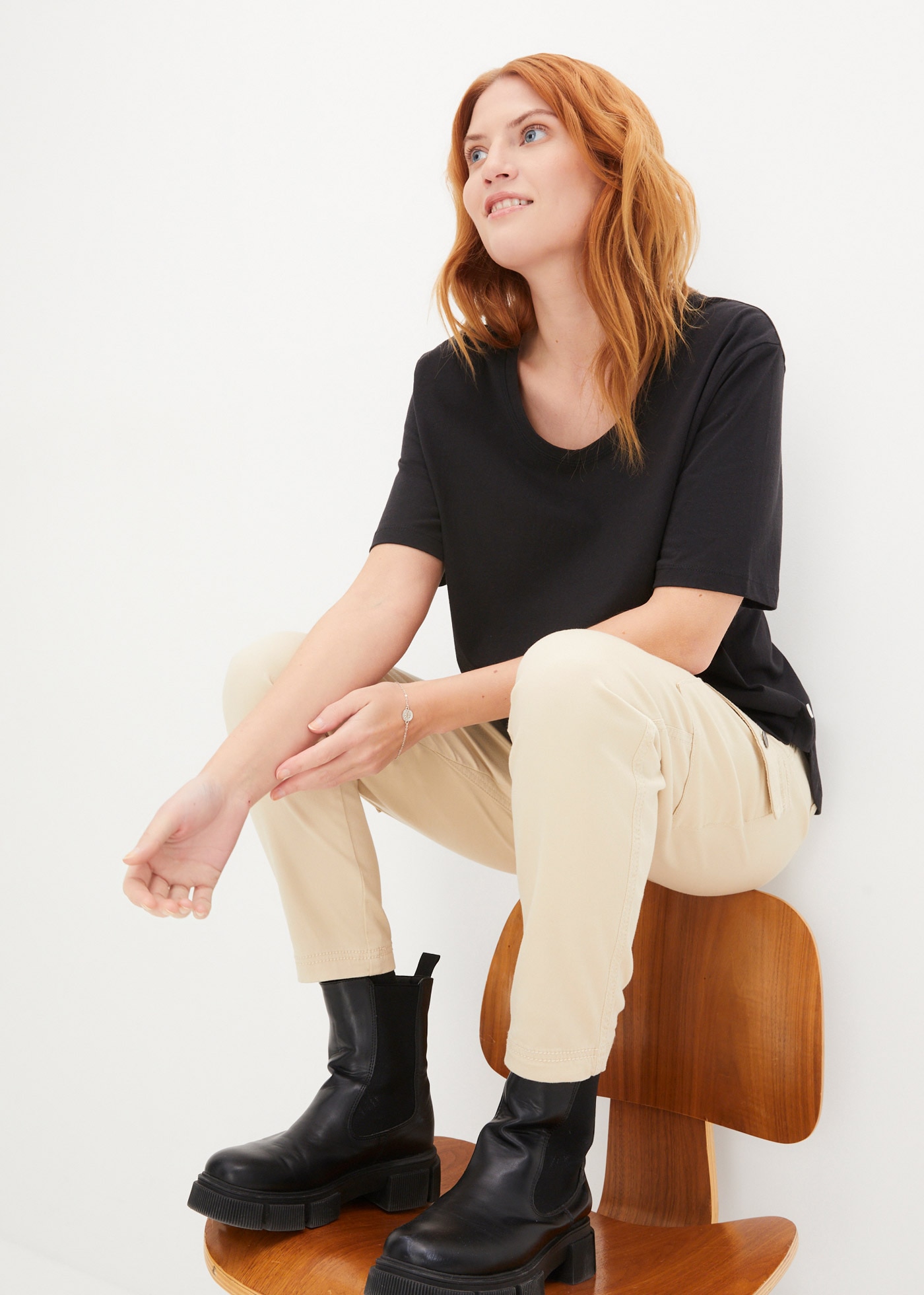 bonprix T-Shirt Oversize-Passform, Halbarm, mit tollem Knopfdetail