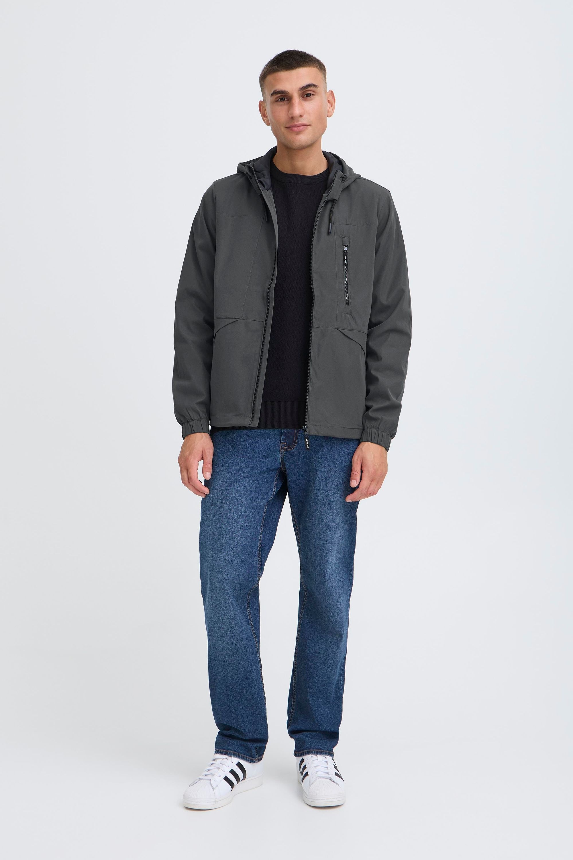 Thumbnail - Blend Windbreaker "BHEfik" mit Kapuze Stylischer Windbreaker mit Taschen