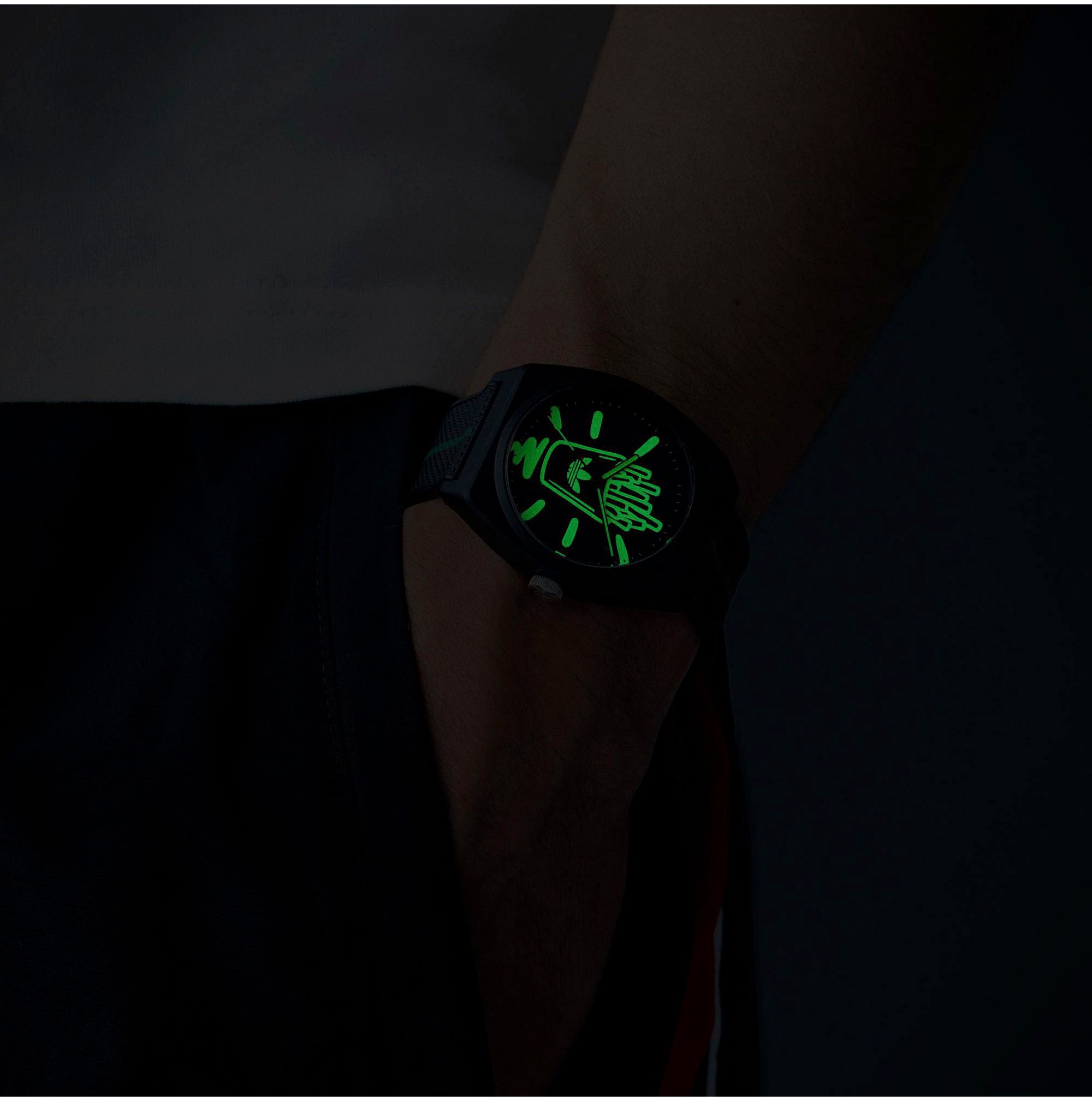 adidas Originals Quarzuhr »PROJECT TWO«, Armbanduhr, Herrenuhr, Damenuhr,Resinarmband,wasserabweisend bis 5 bar