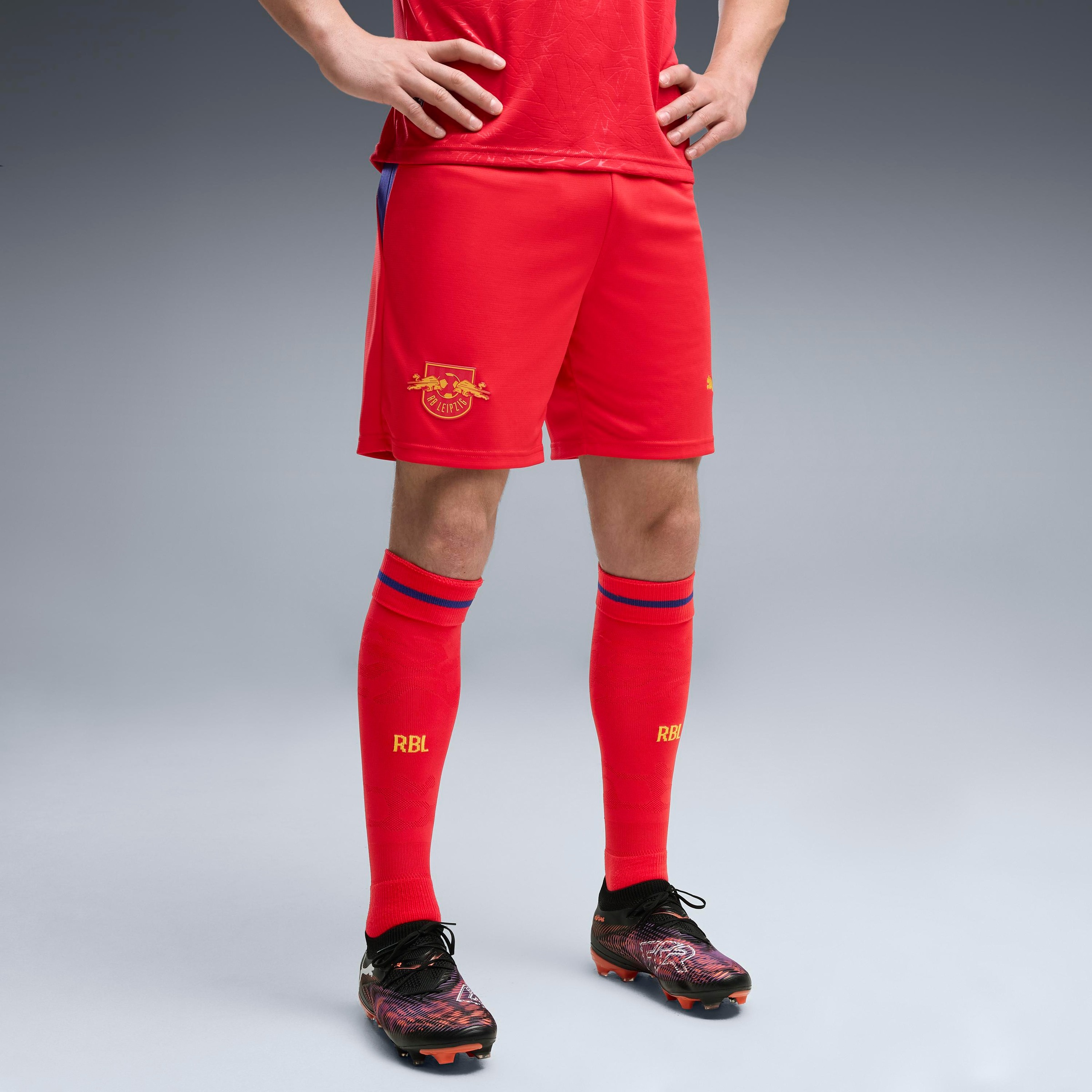 PUMA Trainingsshorts »RBL SHORTS REPLICA«  mit DryCELL Technologie, atmungsaktiv, reguläre Passform