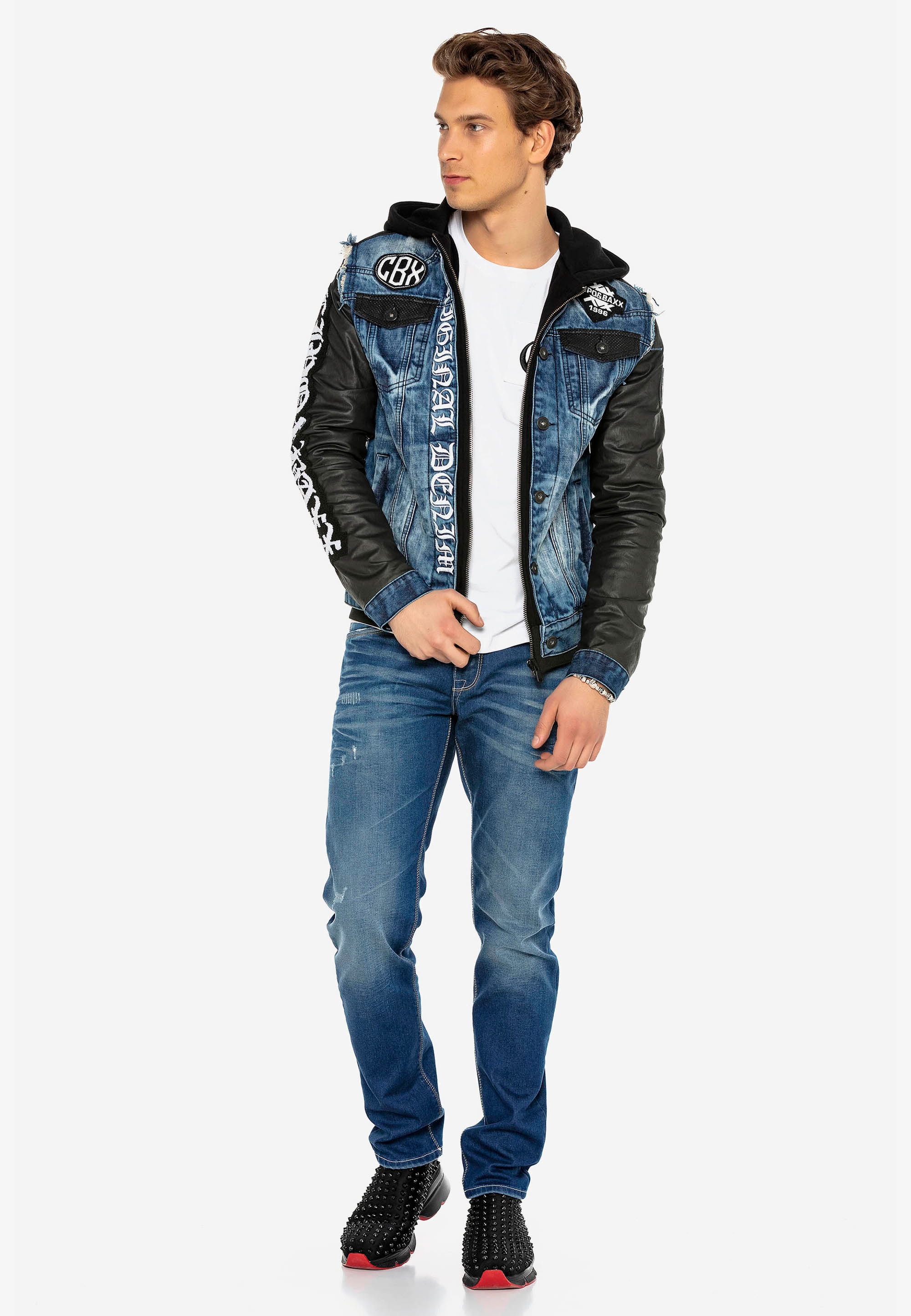 Cipo & Baxx Jeansjacke, mit coolen Stickereien