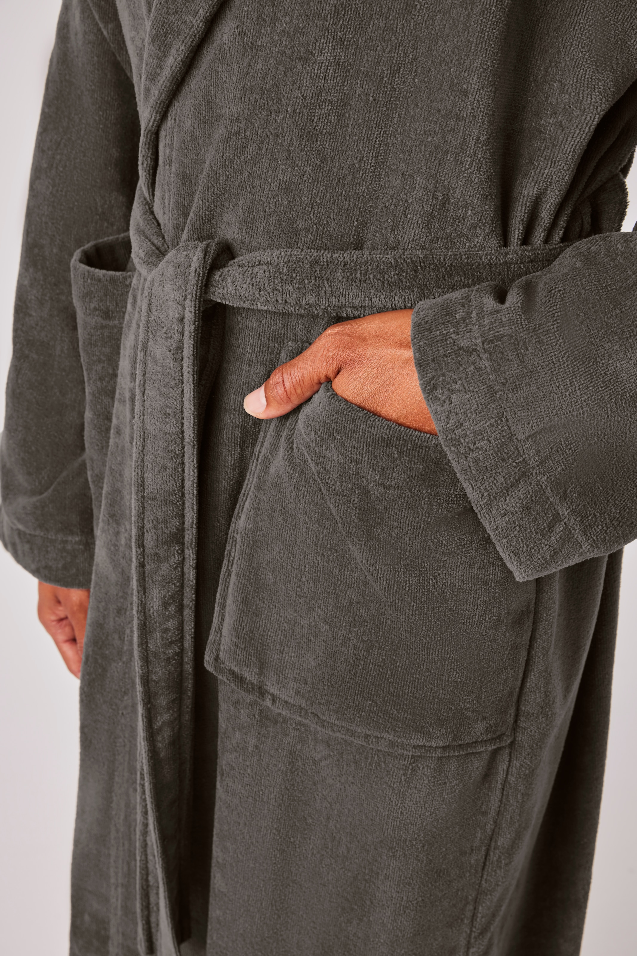 OTTO home Unisex-Bademantel »Regona, Hotelbademantel, Morgenmantel, Standardlänge & Überlänge« 1 Stk. Damen & Herren, mit Taschen, flauschig, weich, Velours, Sauna & Spa