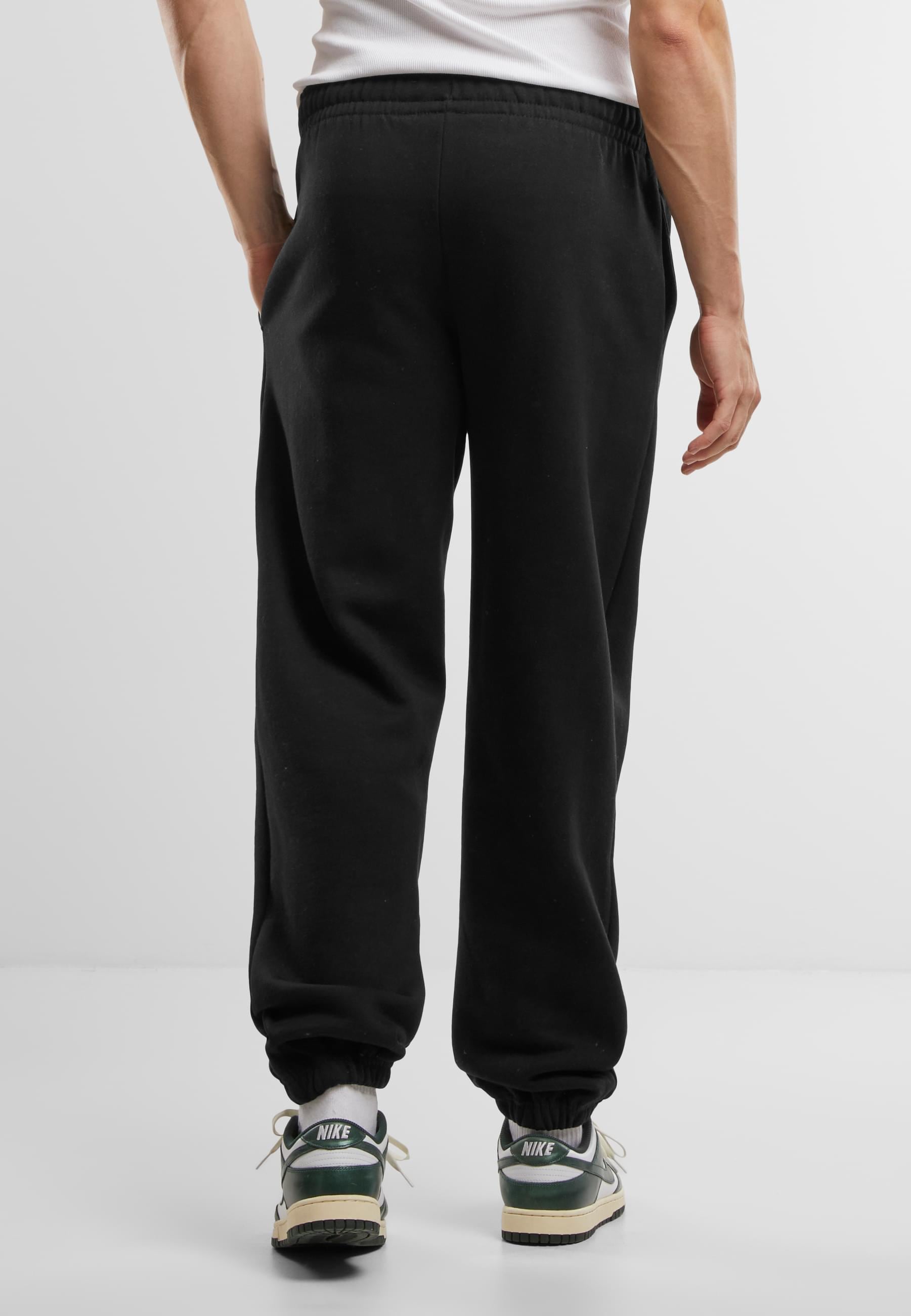 URBAN CLASSICS Jogginghose »Urban Classics Basic Loose Sweatpants«
