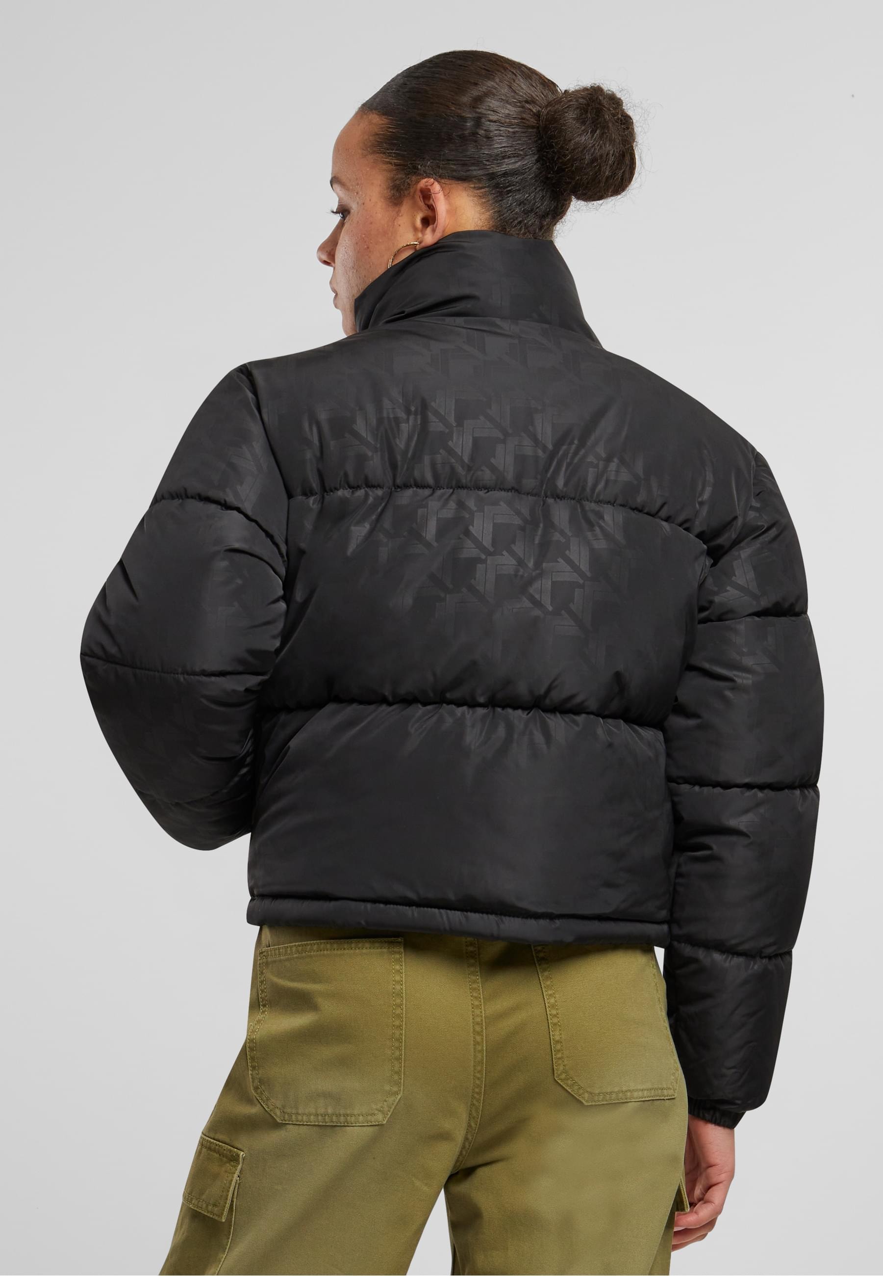 Karl Kani Winterjacke »Karl Kani Karl Kani OG AOP Crop Puffer Jacket«, (1 St.), ohne Kapuze