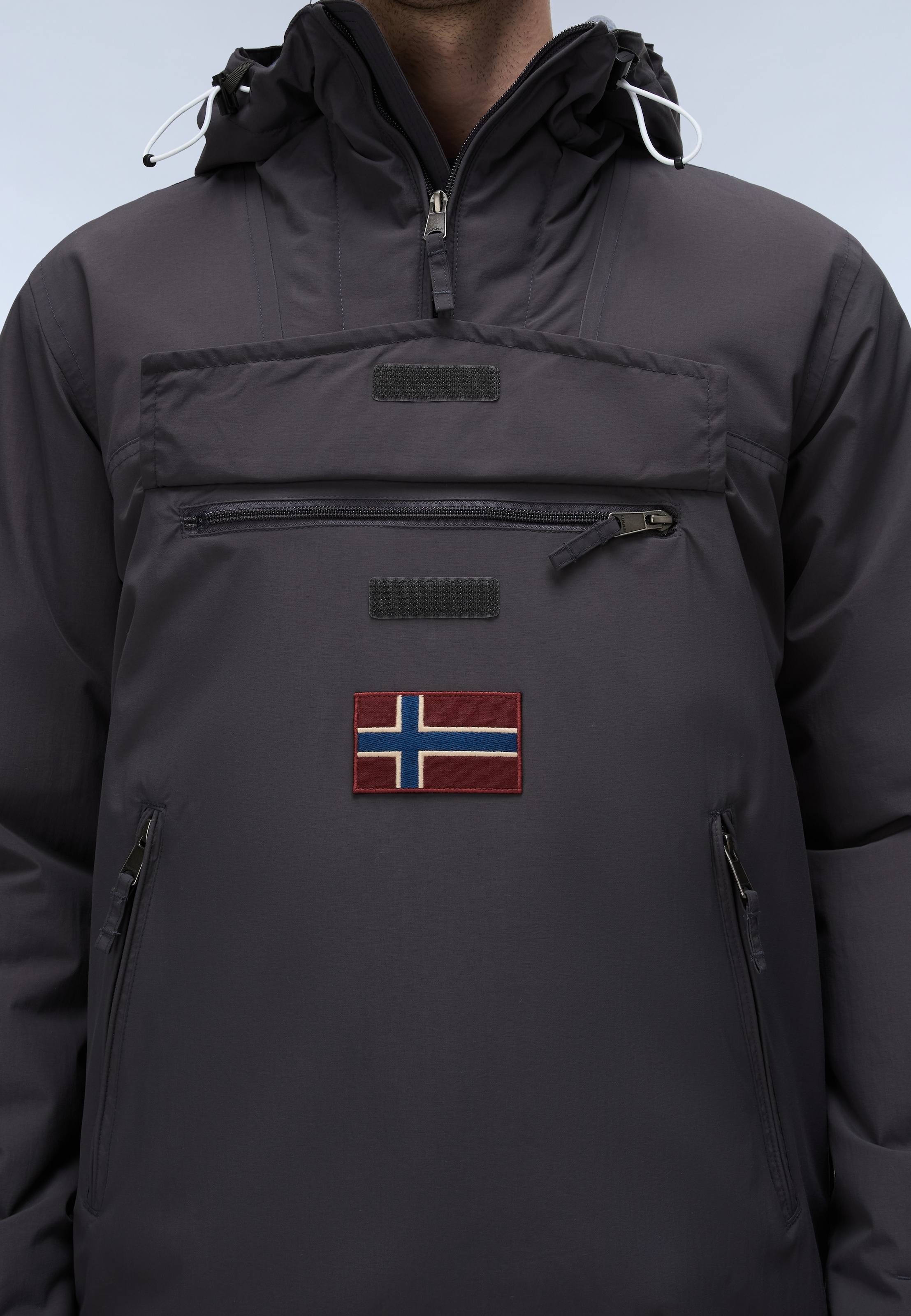 Napapijri Anorak »RAINFOREST POCKET 2 DARK GREY SOLID« mit sportlichem Schnitt, für Erwachsene, aus Polyamid
