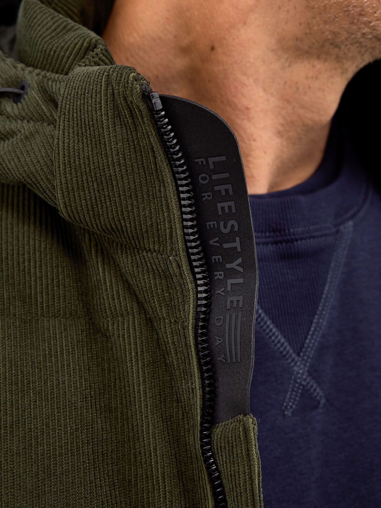 LERROS Steppjacke »LERROS Herren Steppjacke in funktionaler Cord-Optik«, mit Kapuze, Wasser- und windabweisend, atmungsaktiv