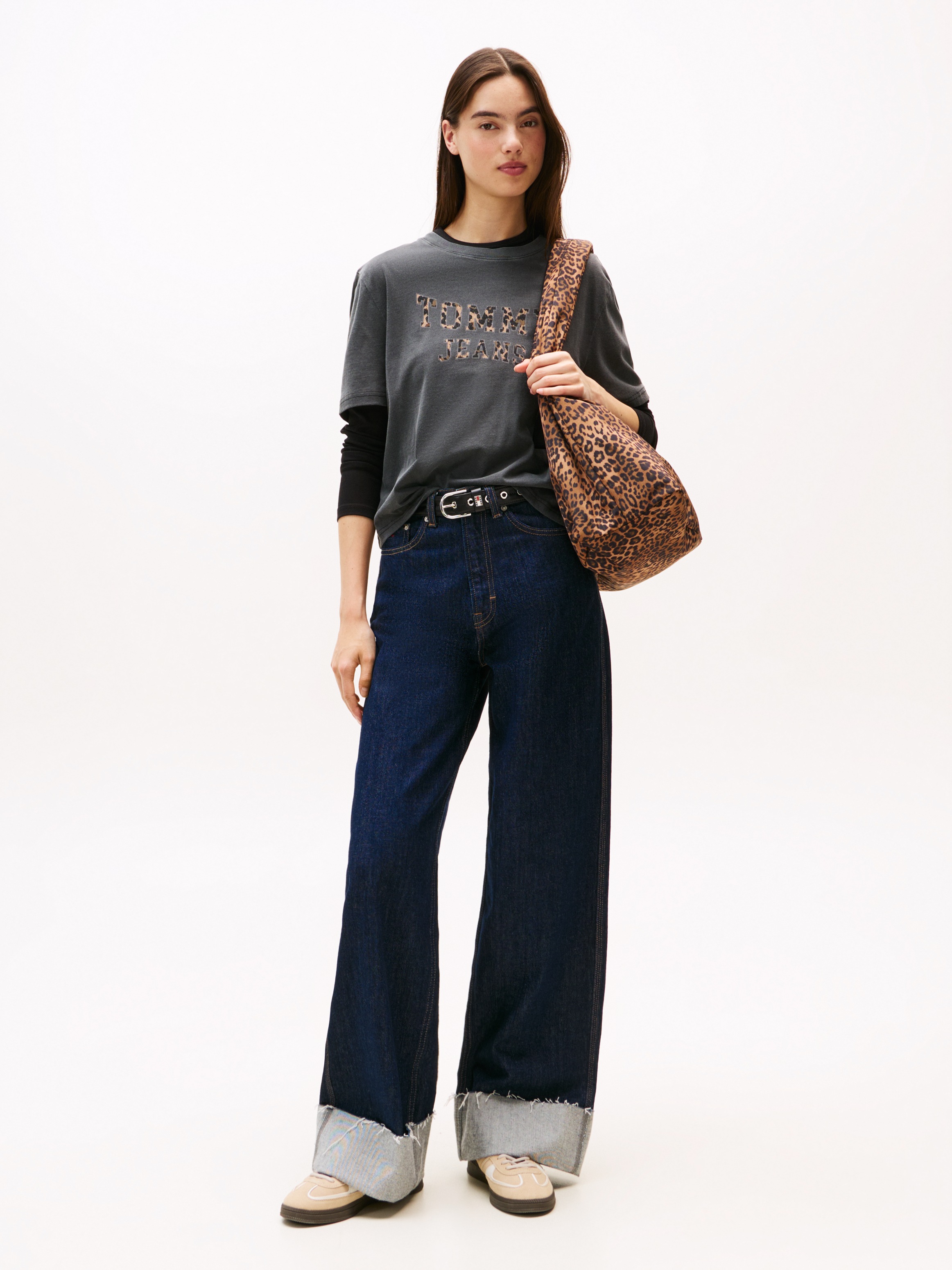 Thumbnail - Tommy Jeans Kurzarmshirt "TJW BXY LEOPARD VARSITY TEE"