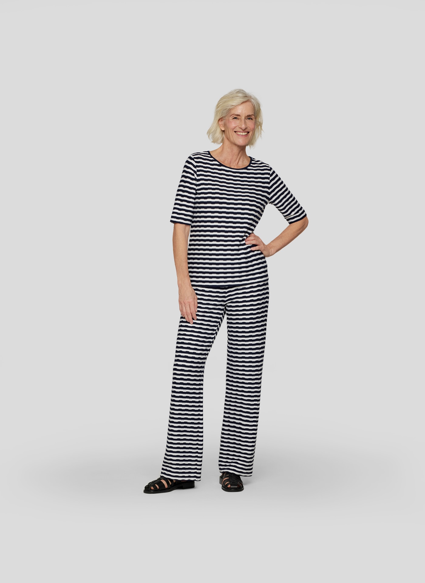 Rabe Rundhalsshirt, im Streifen-Look und in Struktur-Optik