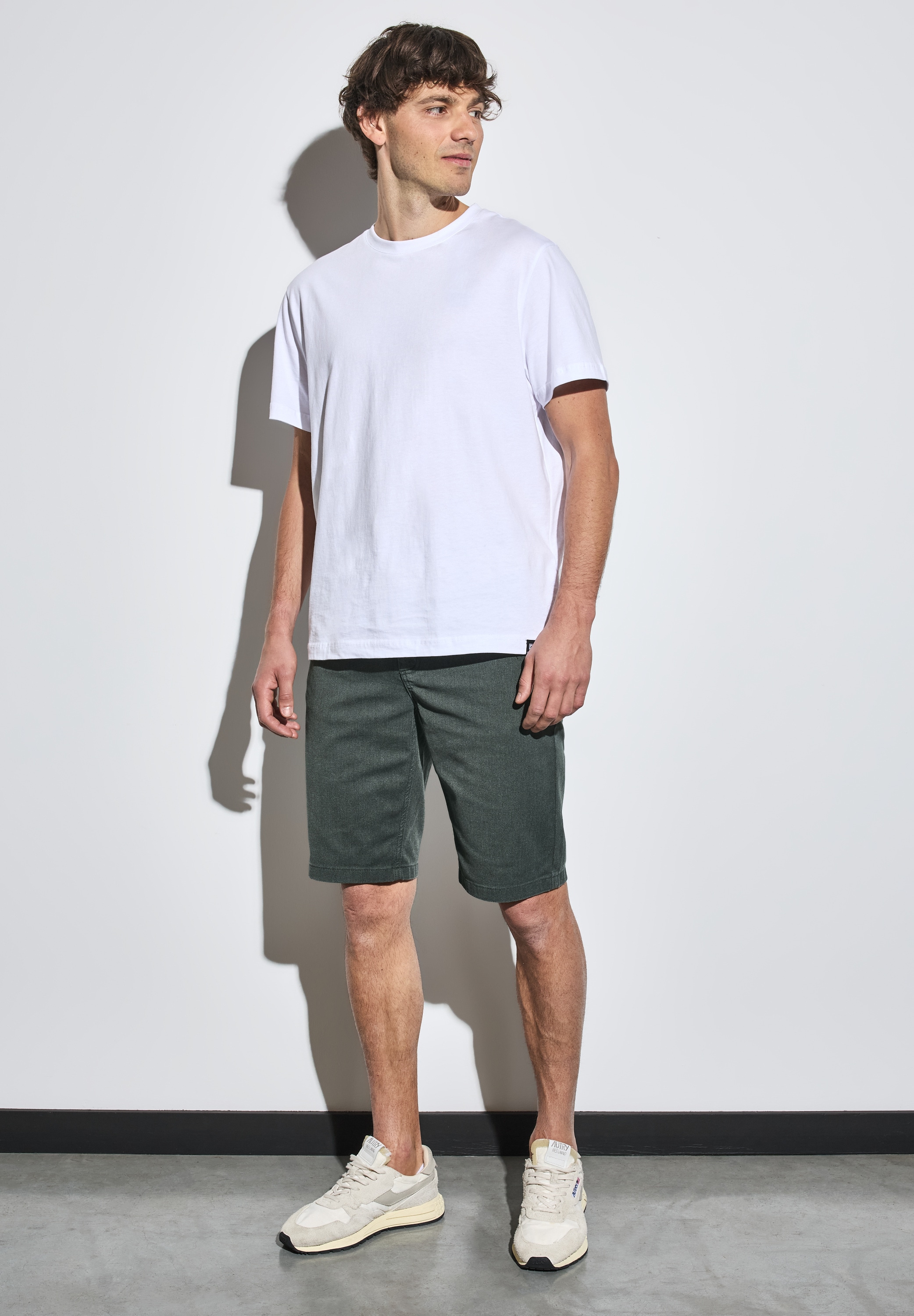 STREET ONE MEN Shorts, mit seitlichen Einschubtaschen