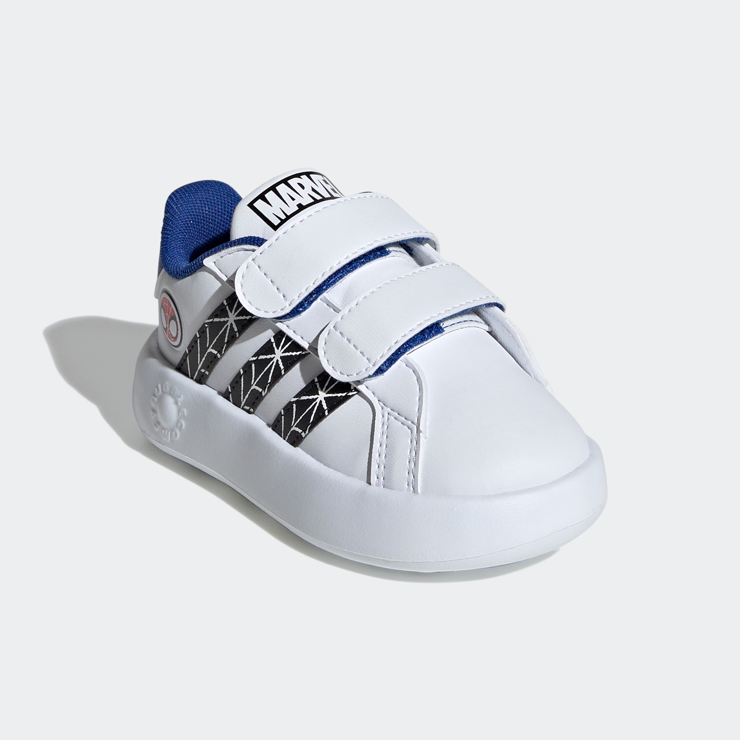 adidas Sportswear Klettschuh "ADIDAS X MARVELS SPIDER-MAN GRAND COURT KIDS", Design auf den Spuren des adidas Superstar,