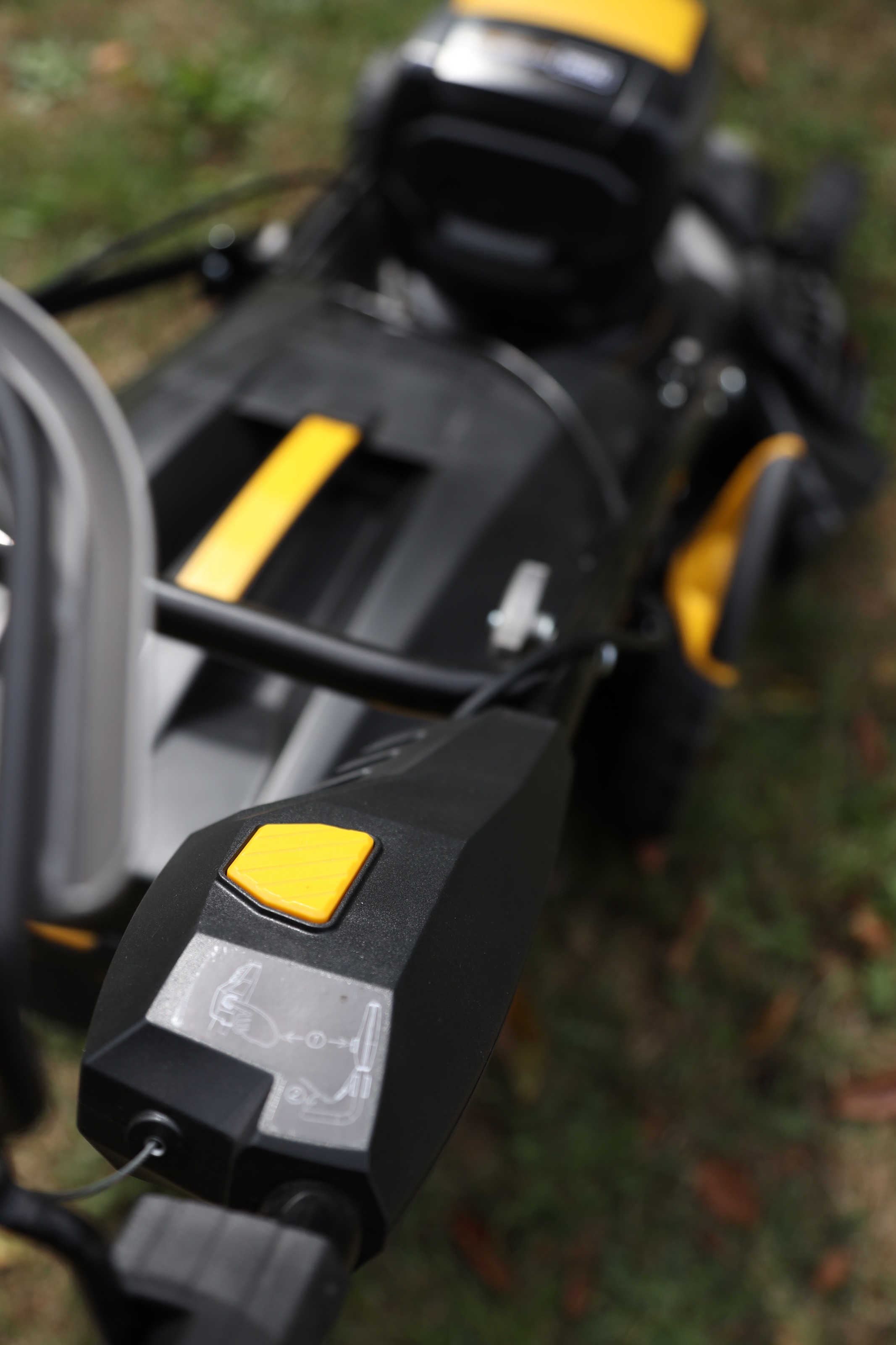 Texas Akkurasenmäher »4640TR/LI«, mit 2xAkku 40V/2,5Ah und Ladegerät, mit Radantrieb