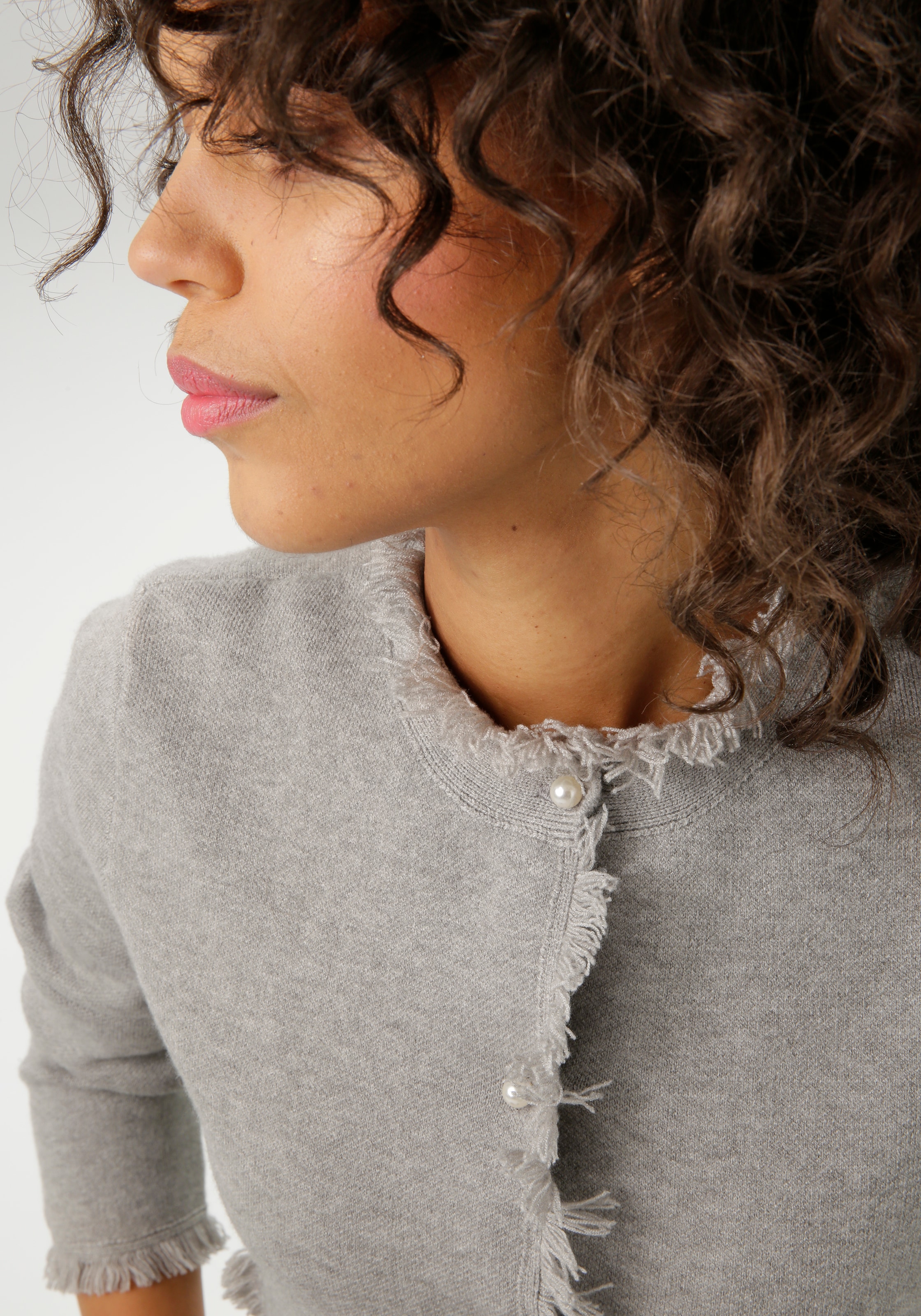 Aniston CASUAL Strickjacke, aufwändig mit Franzen verziert - NEUE KOLLEKTION