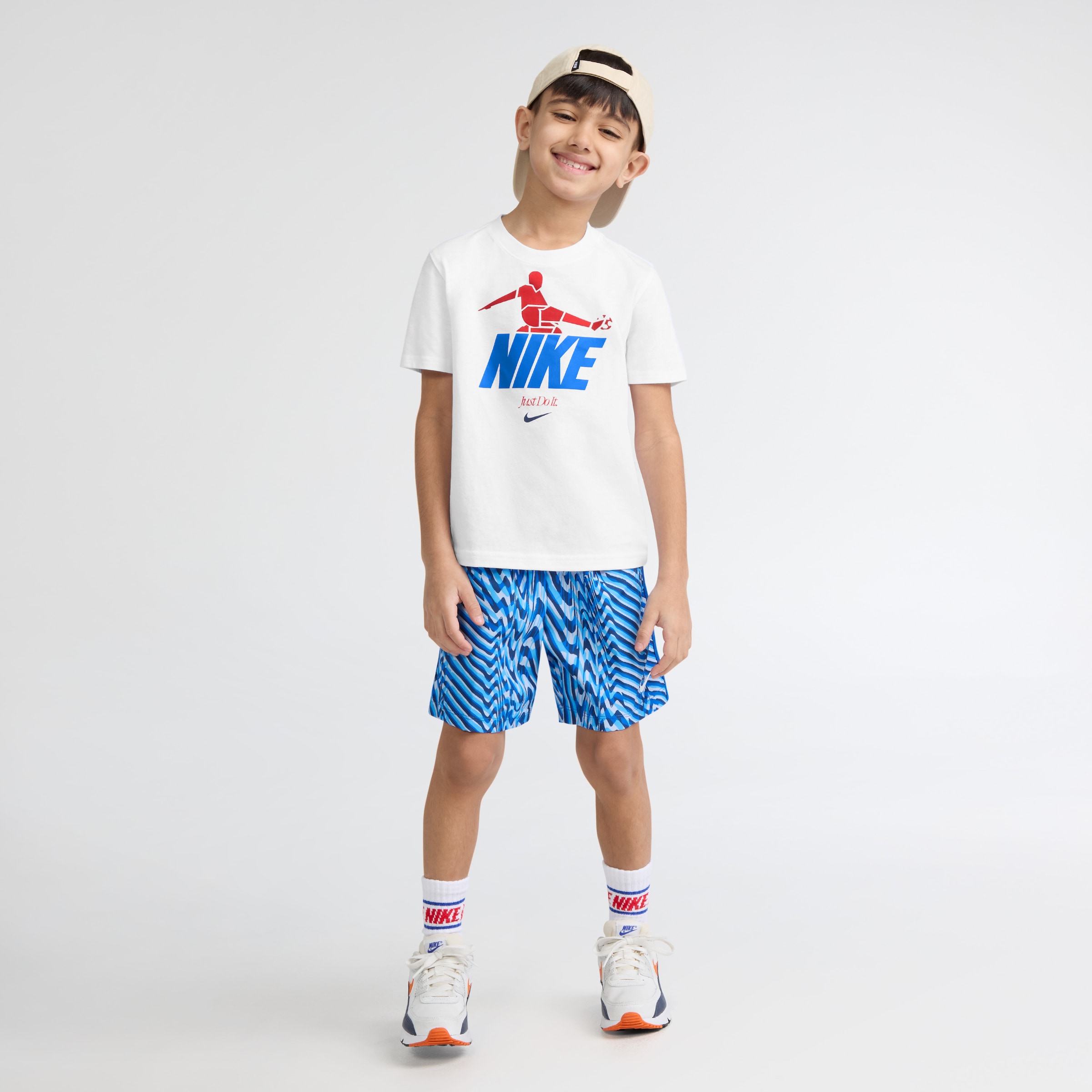 Nike Sportswear T-Shirt »NKB BICYCLE KICK« für Kinder, sportlicher Stil, für sportliche Aktivitäten