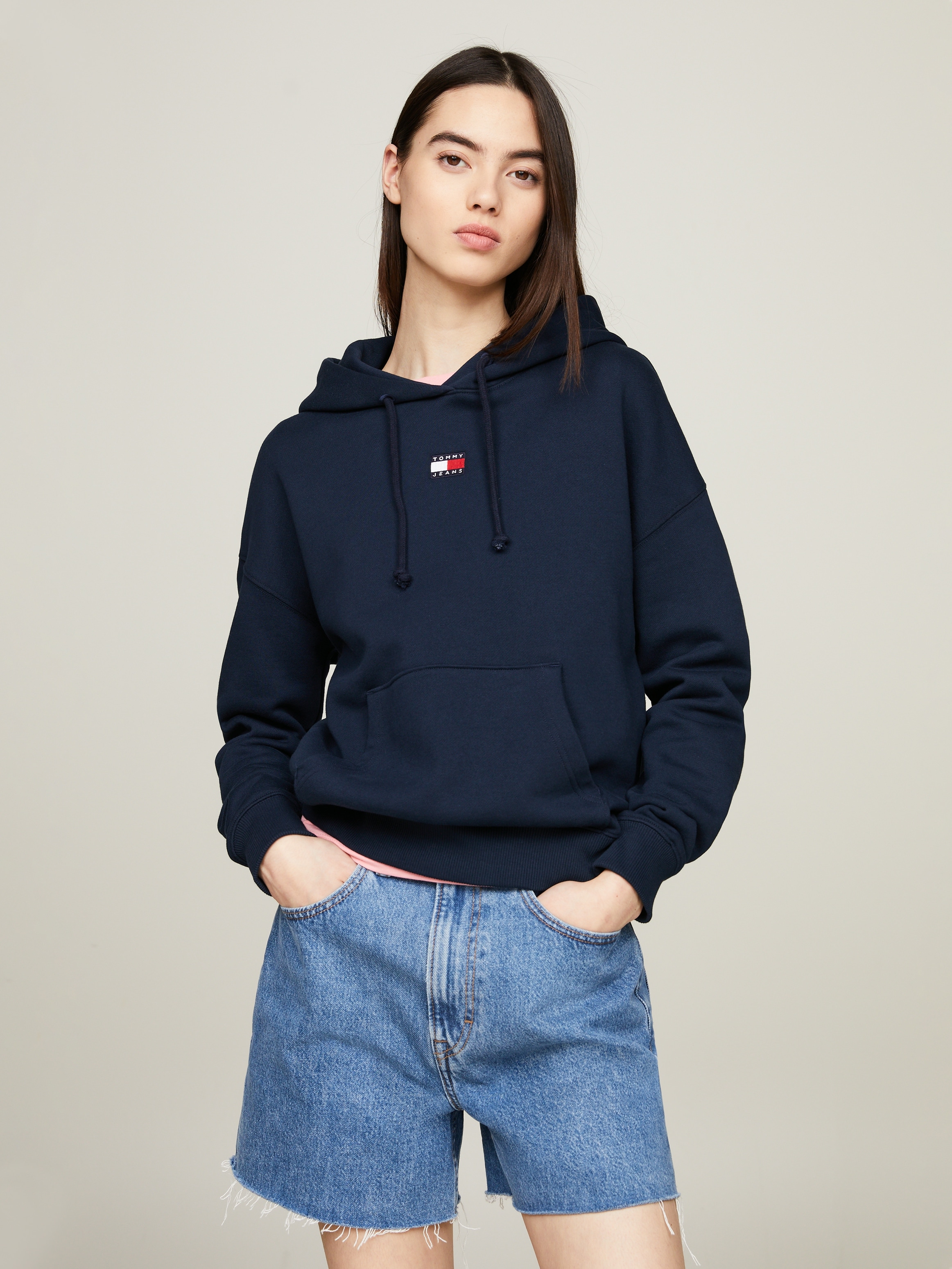 Tommy Jeans Kapuzensweatshirt »TJW BXY BADGE HOODIE«, mit Logostickerei