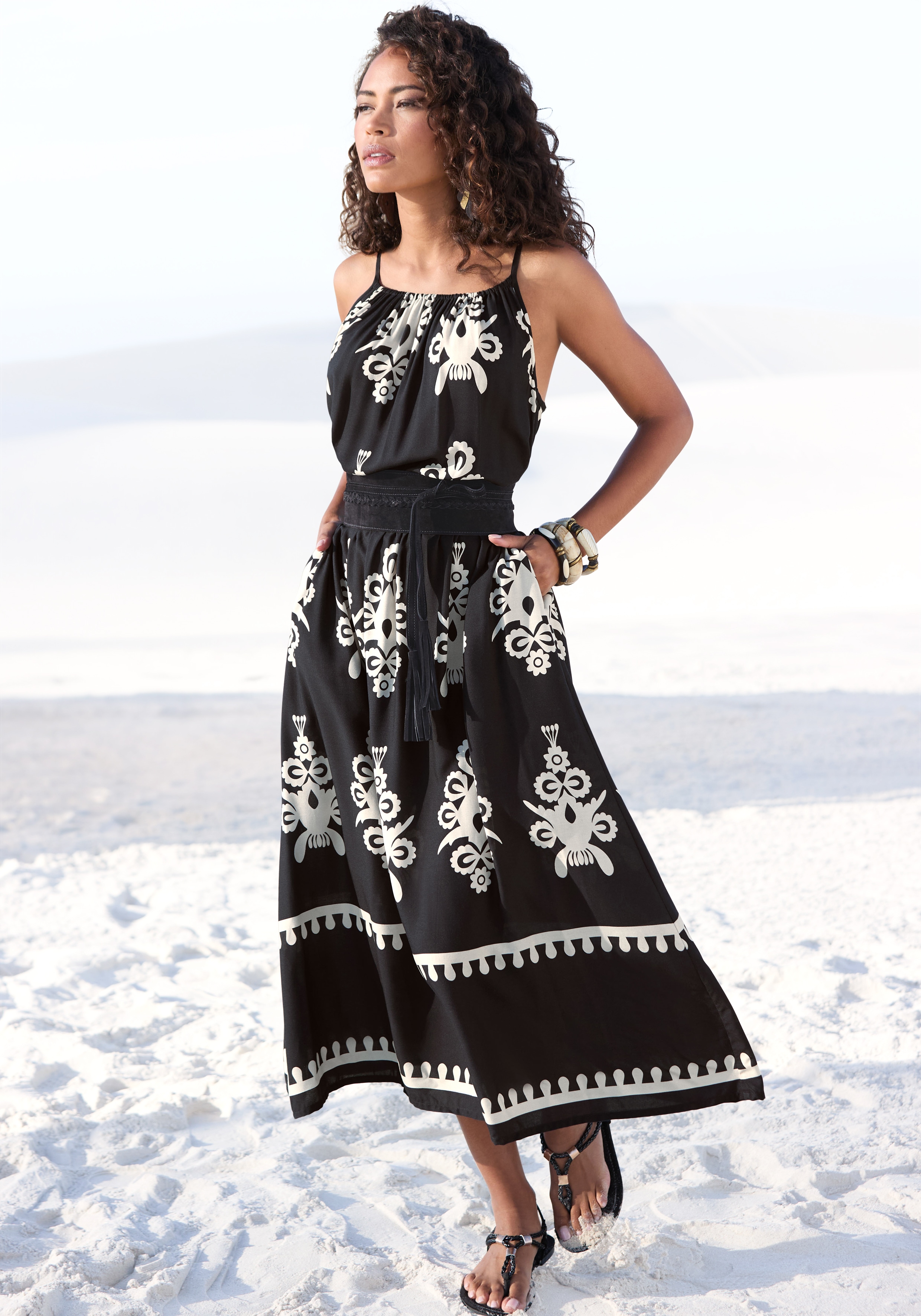 LASCANA Midikleid "aus gewebter Viskose mit Ethnodruck" Seitennahttaschen lockeres Sommerkleid, Strandkleid, Druckkleid, Spaghettikleid