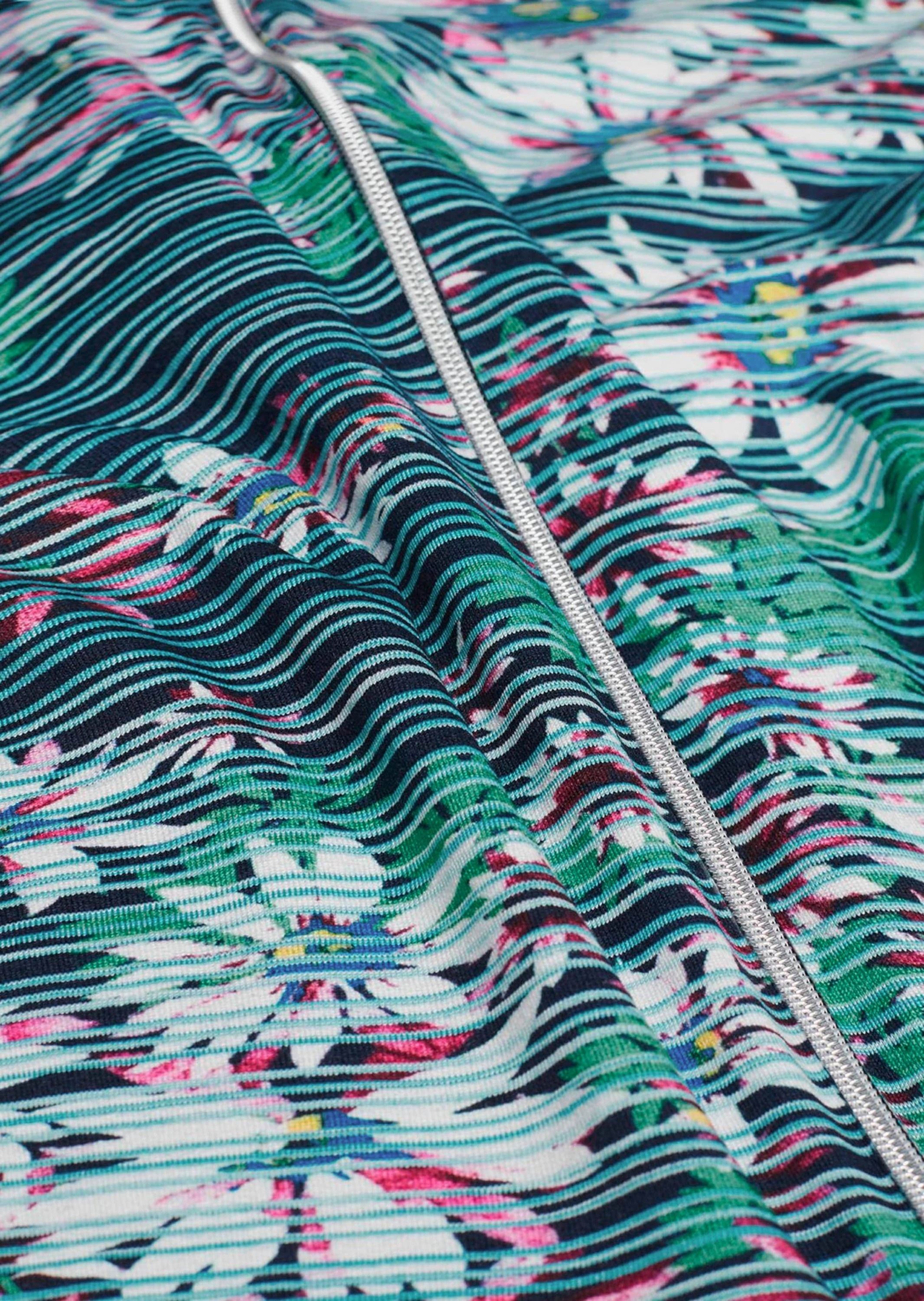 GOLDNER Sommerjacke »Kurzgröße Figurumspielende Shirtjacke«