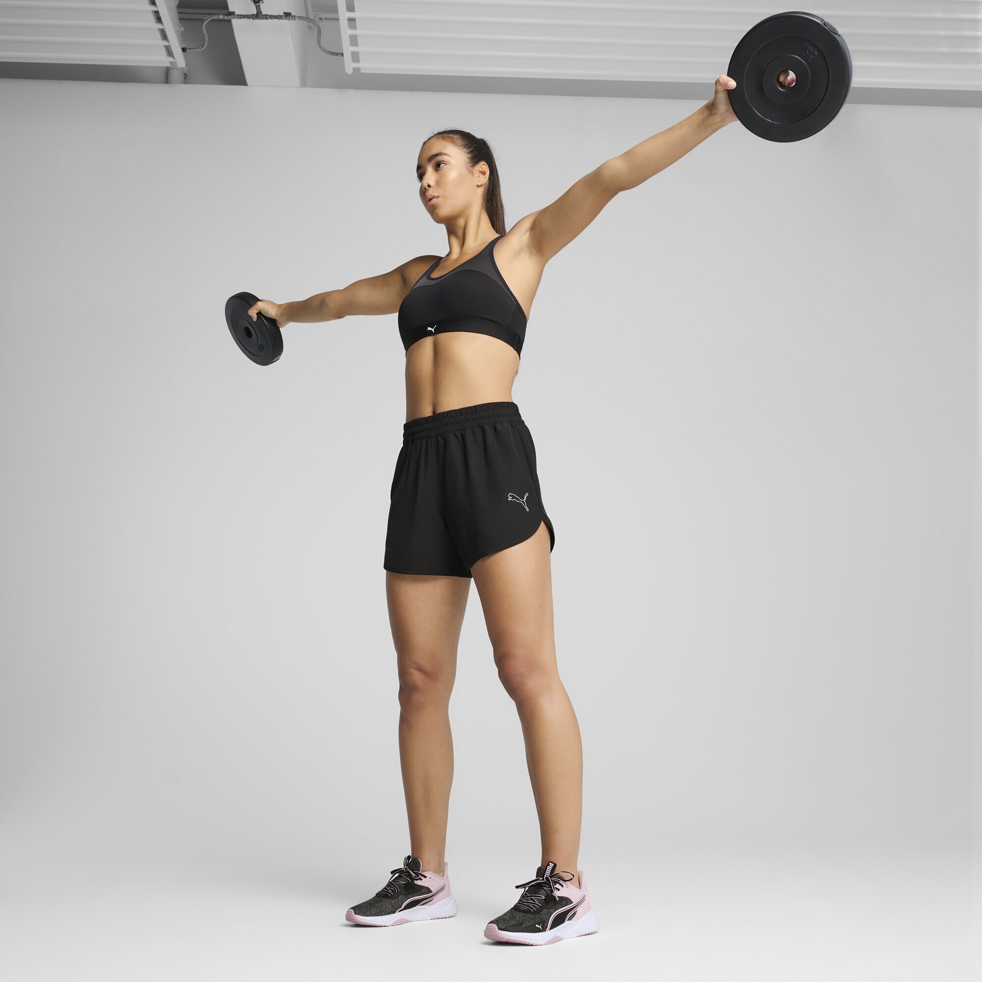 PUMA Trainingsshorts »MASS MERCHANTS Gewebte Shorts Damen«