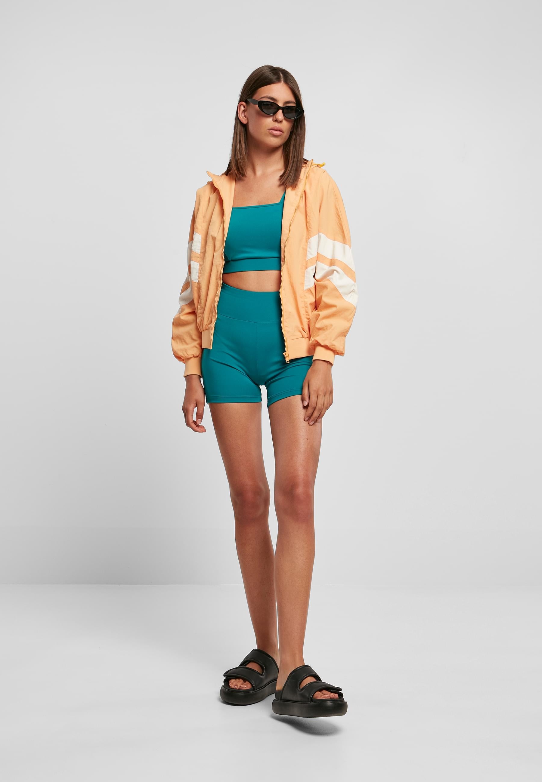 URBAN CLASSICS Allwetterjacke »Urban Classics Damen Ladies Crinkle Batwing Jacket«, (1 St.), mit Kapuze