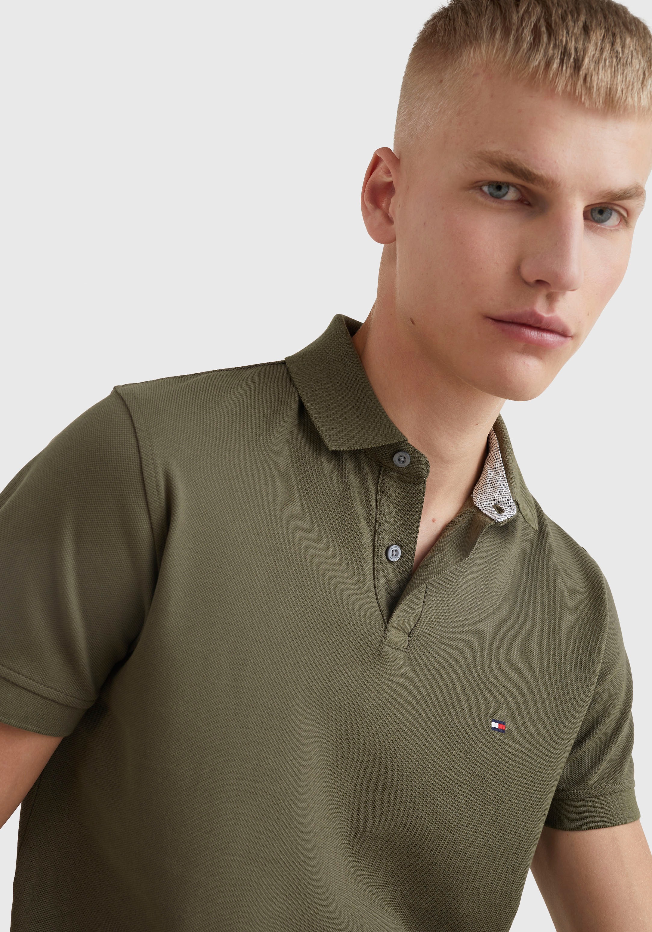 Kragen Hilfiger BAUR innen Poloshirt am ▷ POLO«, Tommy | für Tommy Hilfiger REGULAR »1985 mit Kontraststreifen