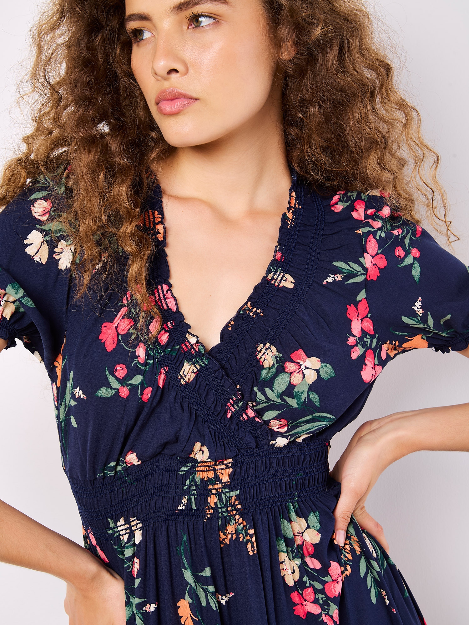Apricot Maxikleid »Maxikleid in Aquarelloptik« mit Smockdetails