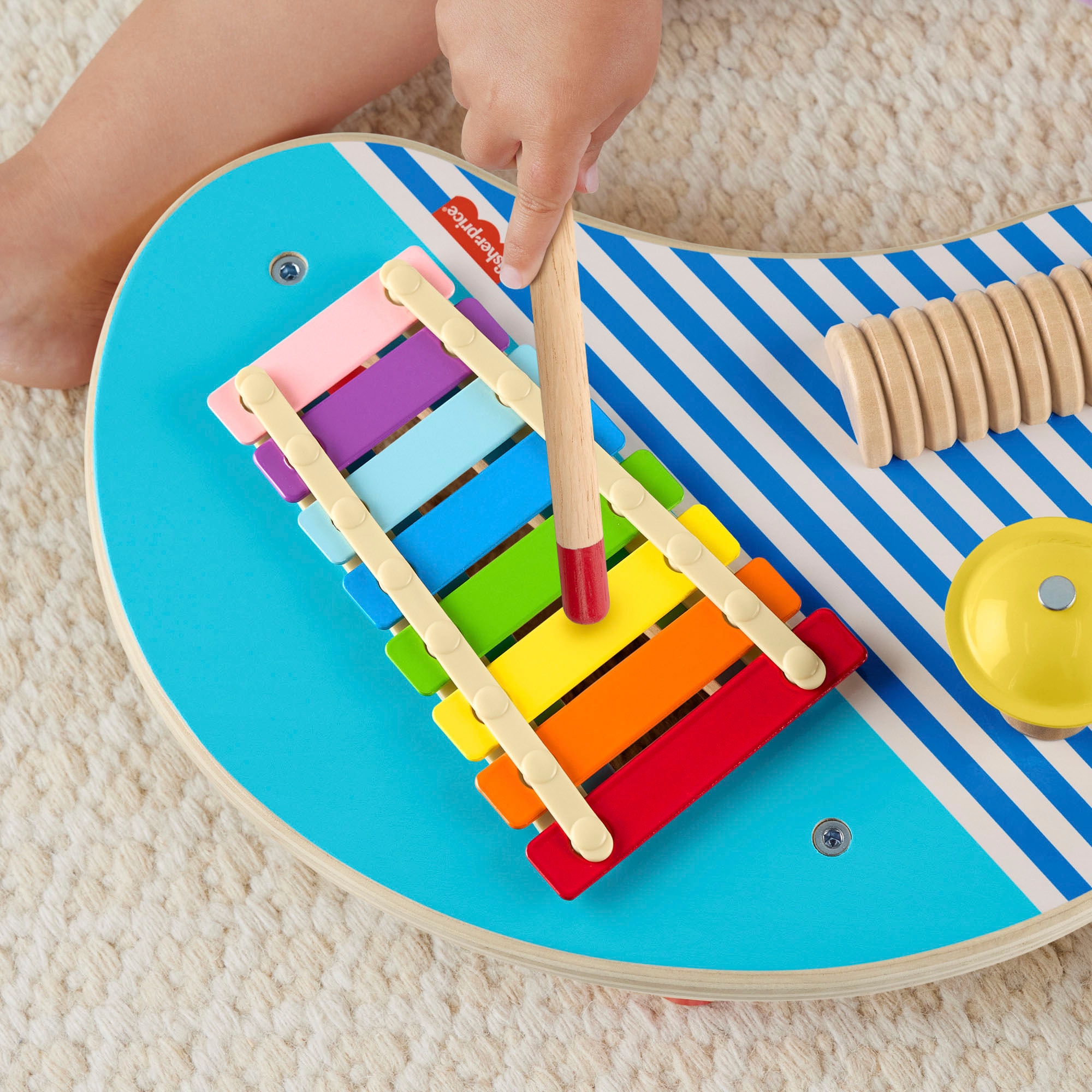 Fisher-Price® Spielzeug-Musikinstrument »Holz-Musiktisch mit Percussion-Instrumenten«