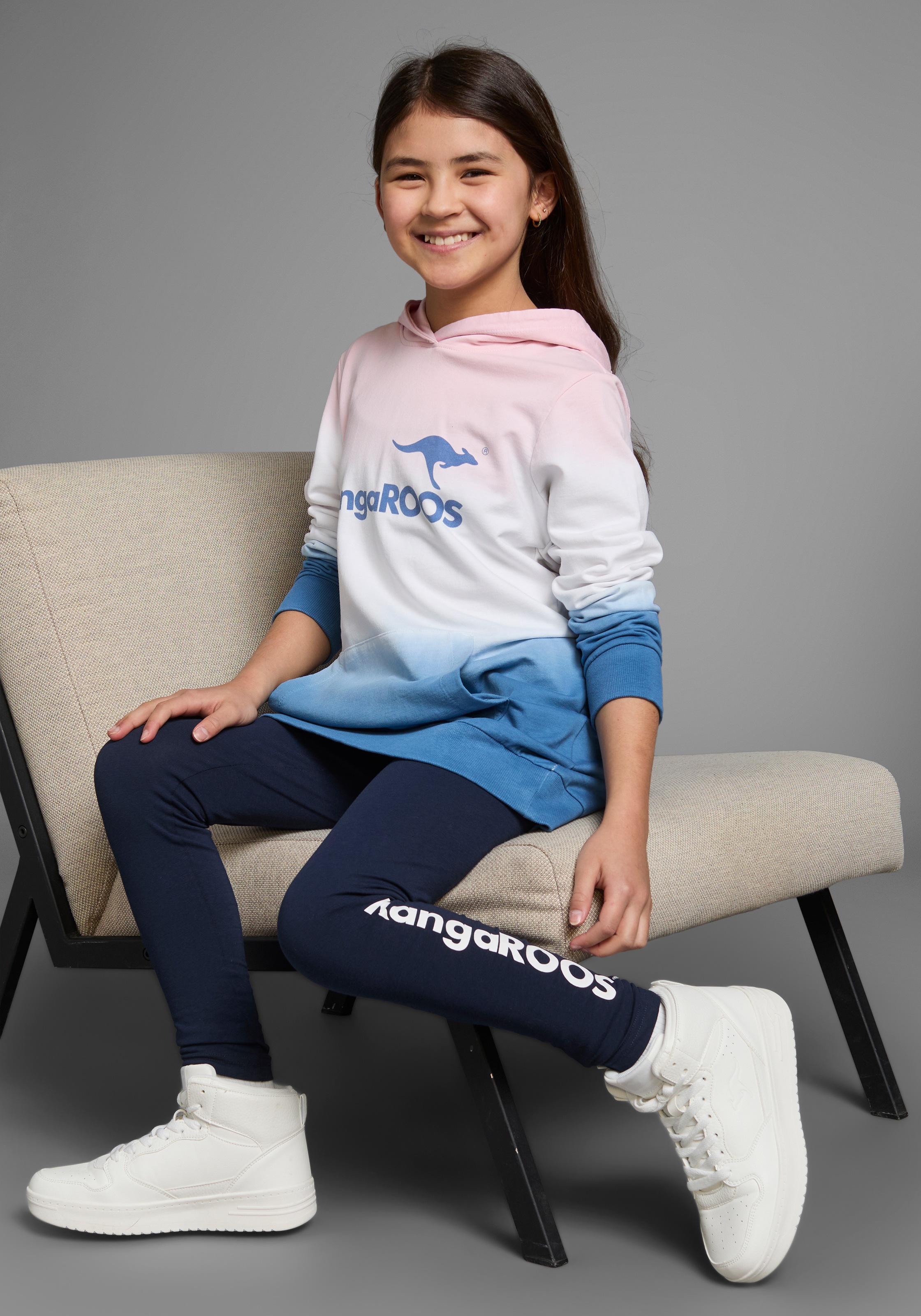 Thumbnail - KangaROOS Kapuzensweatshirt ", Longsweatshirt mit Farbverlauf", Langarm mit Bündchen, taillierter Schnitt, mit Logodruck