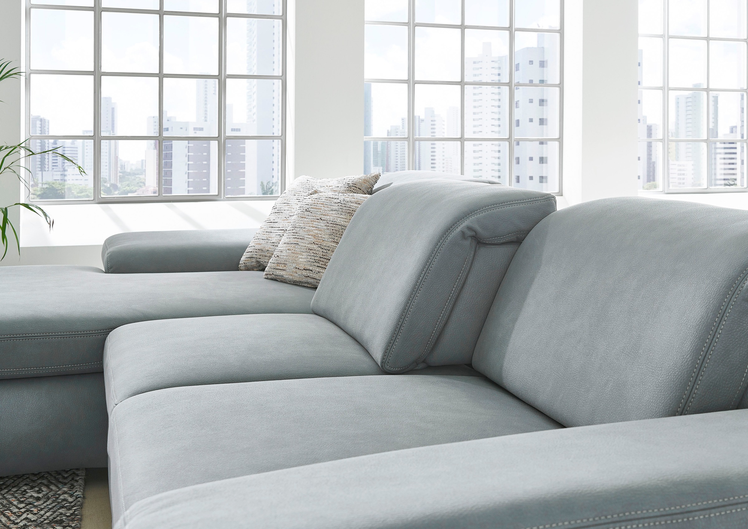 Die PlanBar Ecksofa »MP-IN17041 L-Form«, mit Sitztiefenverstellung, optional Kopfteilverstellung & Bettfunktion