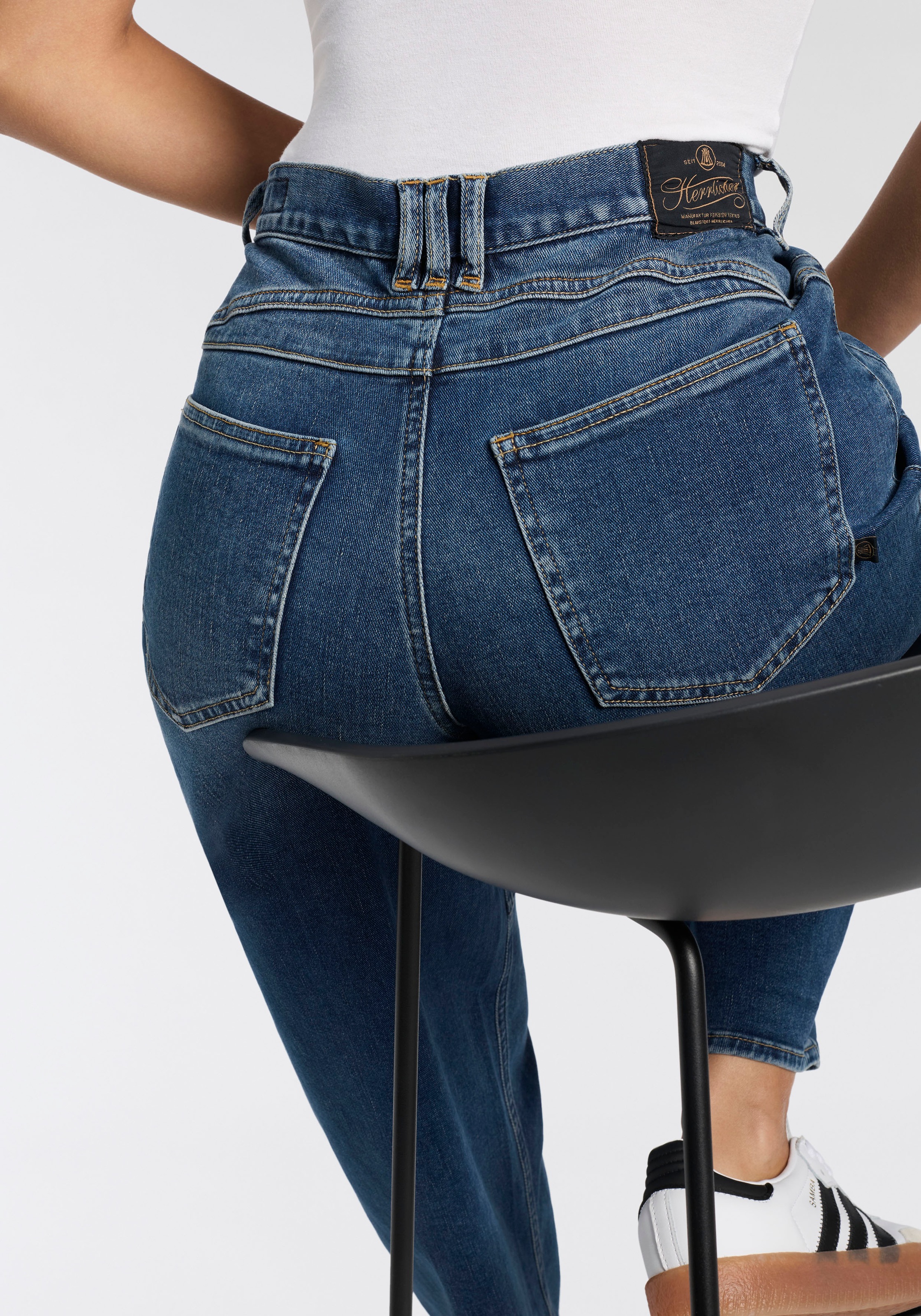 Herrlicher Loose-fit-Jeans »Barrow Denim Cashmere Touch« mit hohem Bund, Knieabnäher