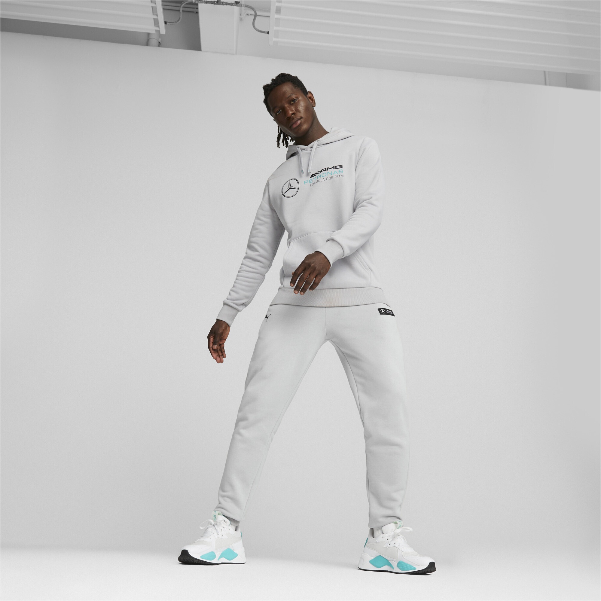PUMA Sporthose »Mercedes-AMG PETRONAS Motorsport Jogginghose Herren«
