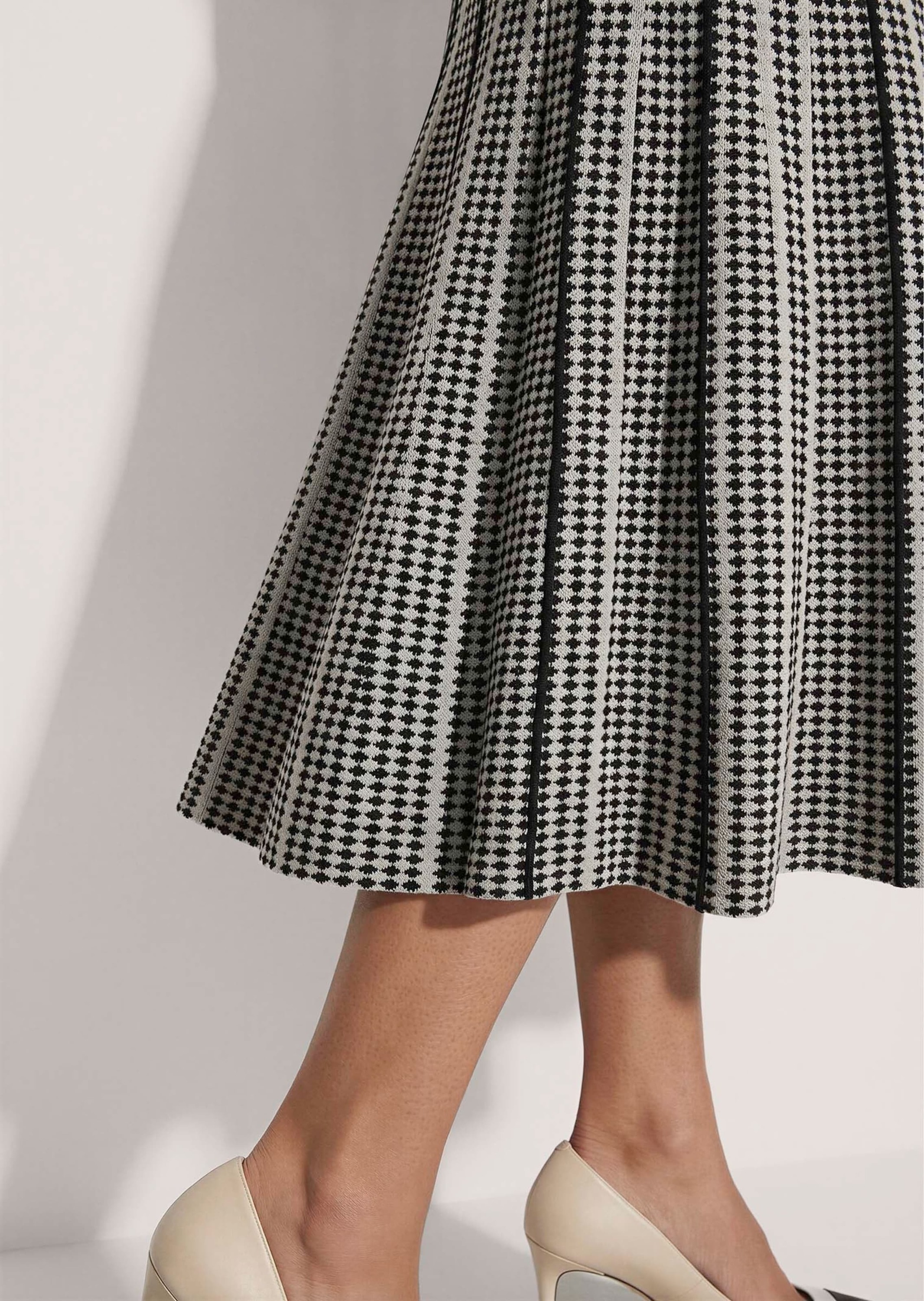 MADELEINE Midirock »Strickrock Eleganter Jacquard-Rock für kühle Tage«