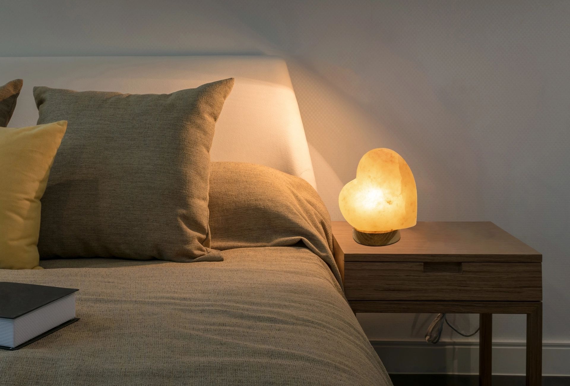 GLOBO LIGHTING Salzkristall-Tischlampe »STONE«, 1 flammig, Leuchtmittel E14 | ohne Leuchtmittel, Salzstein, Dekolampe, Dekoleuchte, Herzform, Valentinslampe