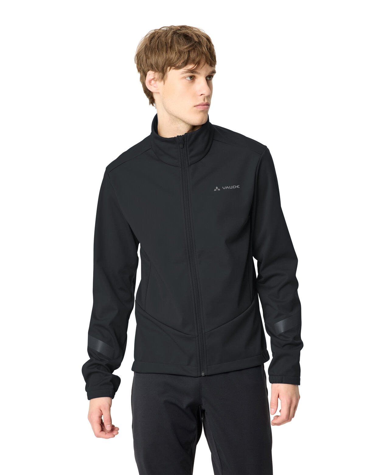 VAUDE Softshelljacke "MENS MATERA SOFTSHELL JACKET III" für Radsport, wasserabweisende Oberfläche, atmungsaktives Material