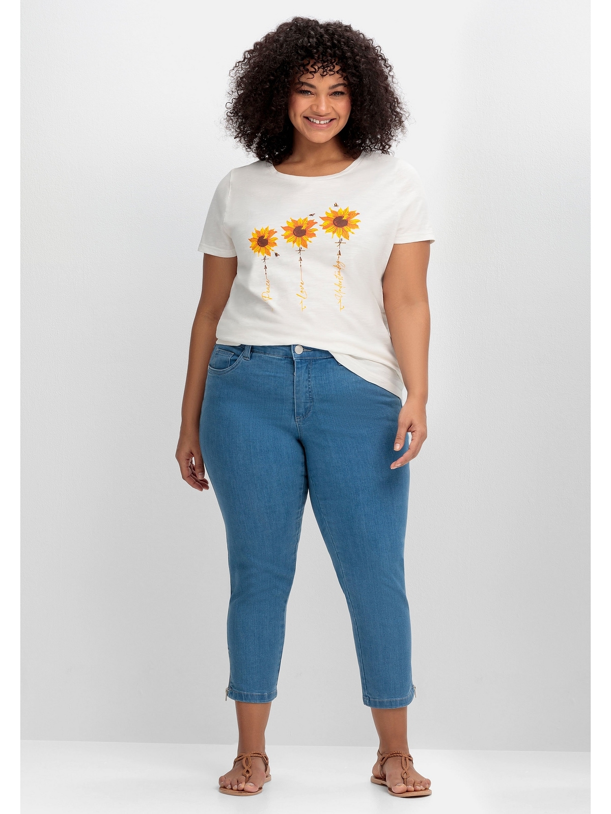 sheego by Joe Browns T-Shirt »Große Größen«, mit platziertem Blumendruck