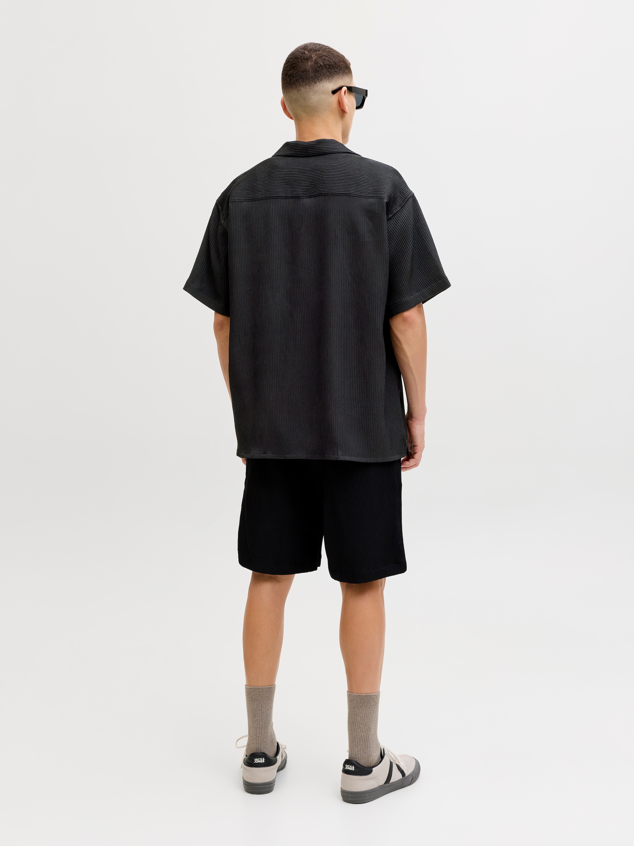 Jack & Jones Kurzarmhemd »JJEHARRISON RESORT SHIRT SS SN« Materialmix mit Stretch, loose fit