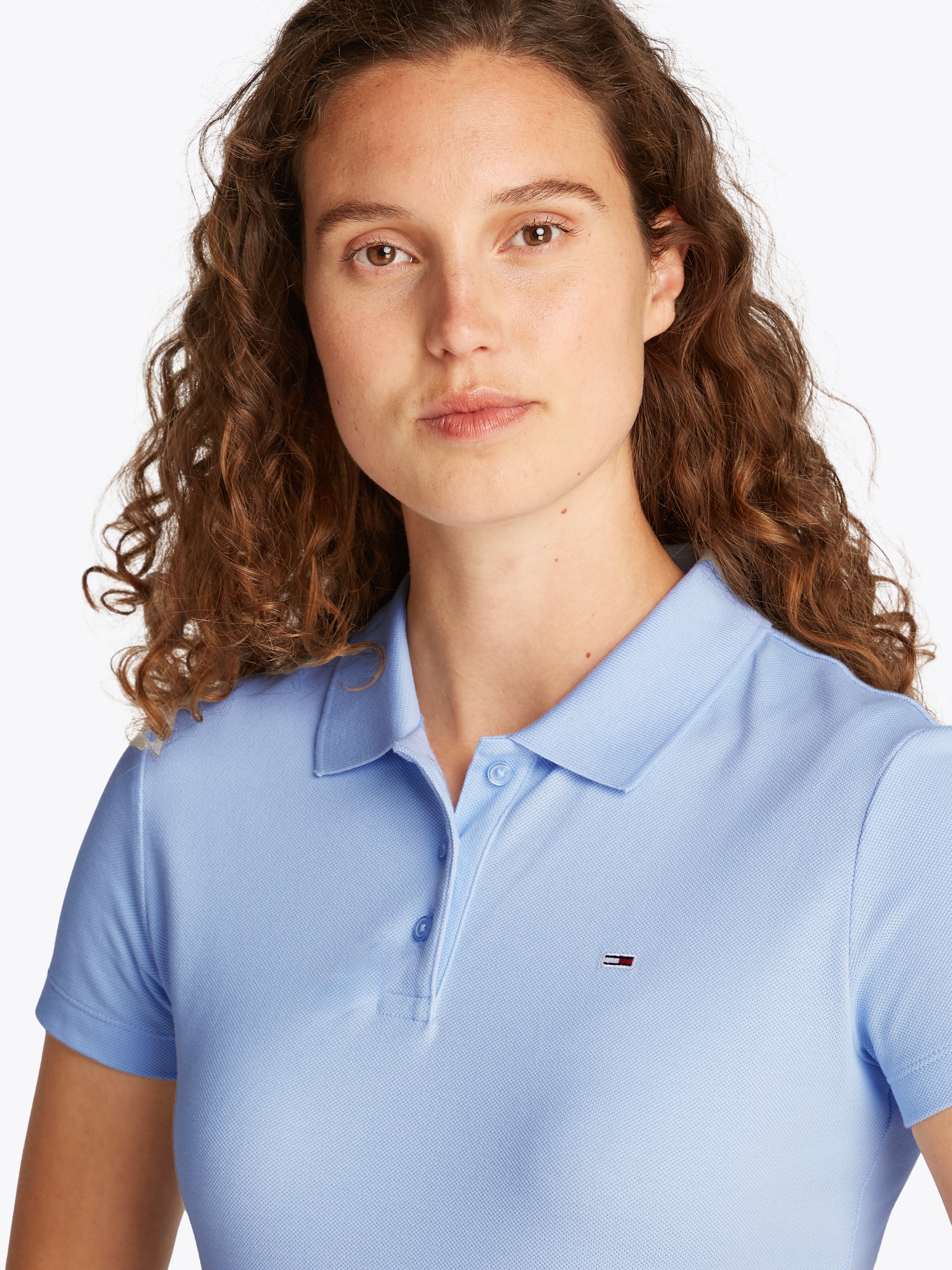 Tommy Jeans Poloshirt »TJW SLIM ESSENTIAL POLO SS«, mit Logostickerei