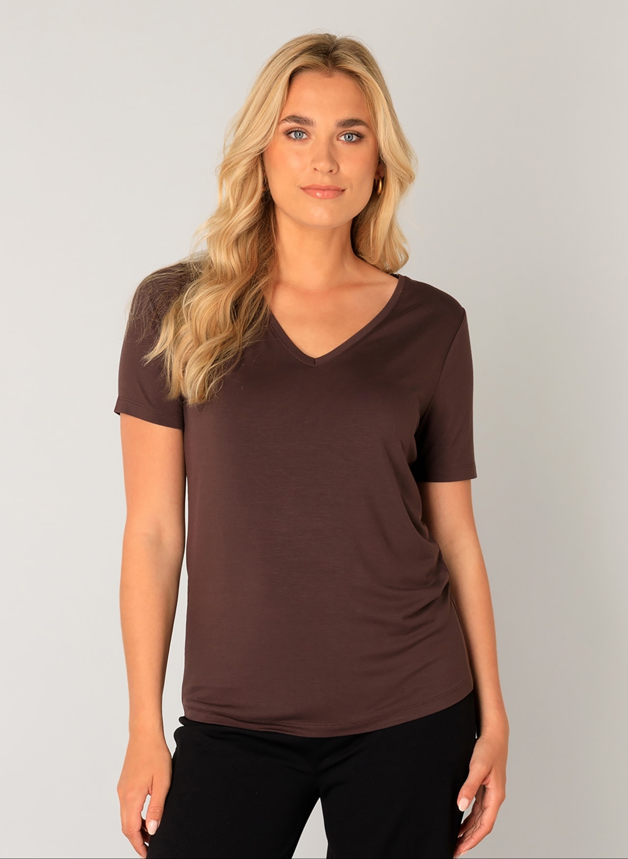Base Level T-Shirt "Yanic", mit V-Ausschnitt günstig online kaufen