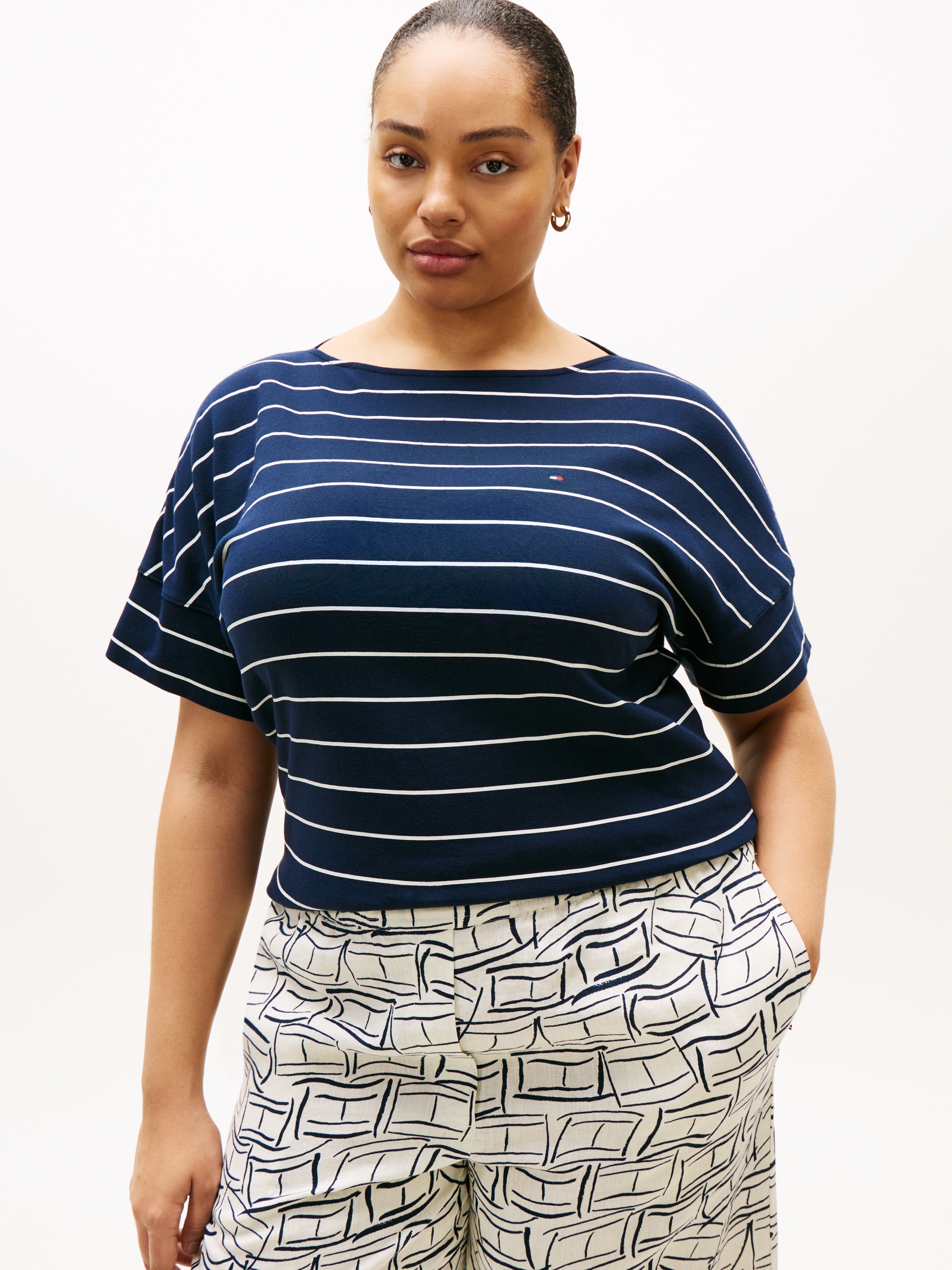 Tommy Hilfiger Curve Kurzarmshirt "CRV MDRN CODY CAP SLV C-NK TEE" in große günstig online kaufen