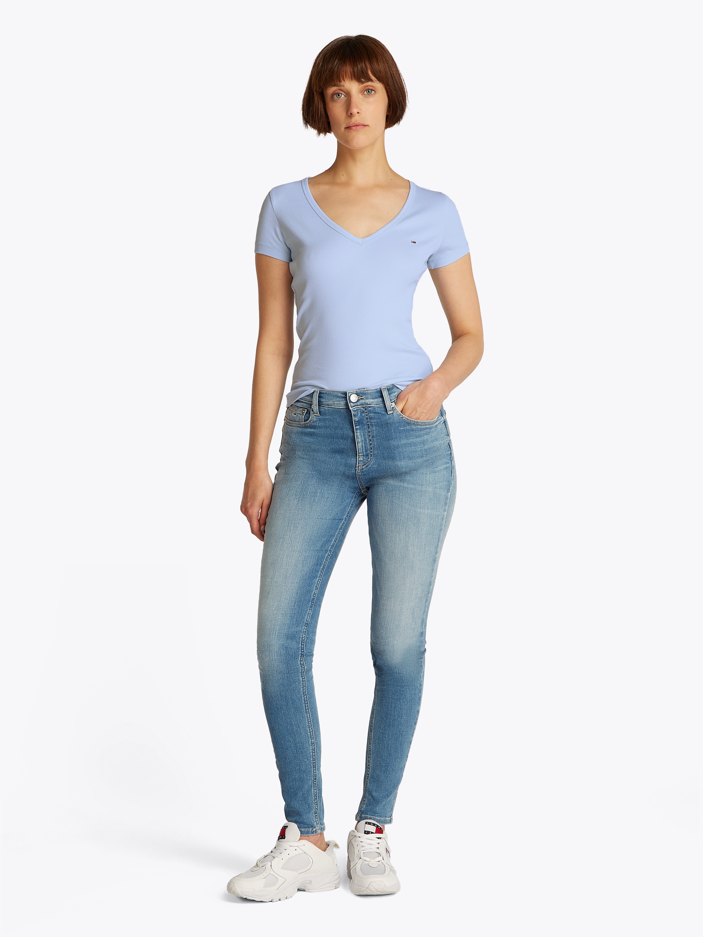 Tommy Jeans T-Shirt »TJW SLIM ESSENTIAL RIB V SS«, mit Logostickerei