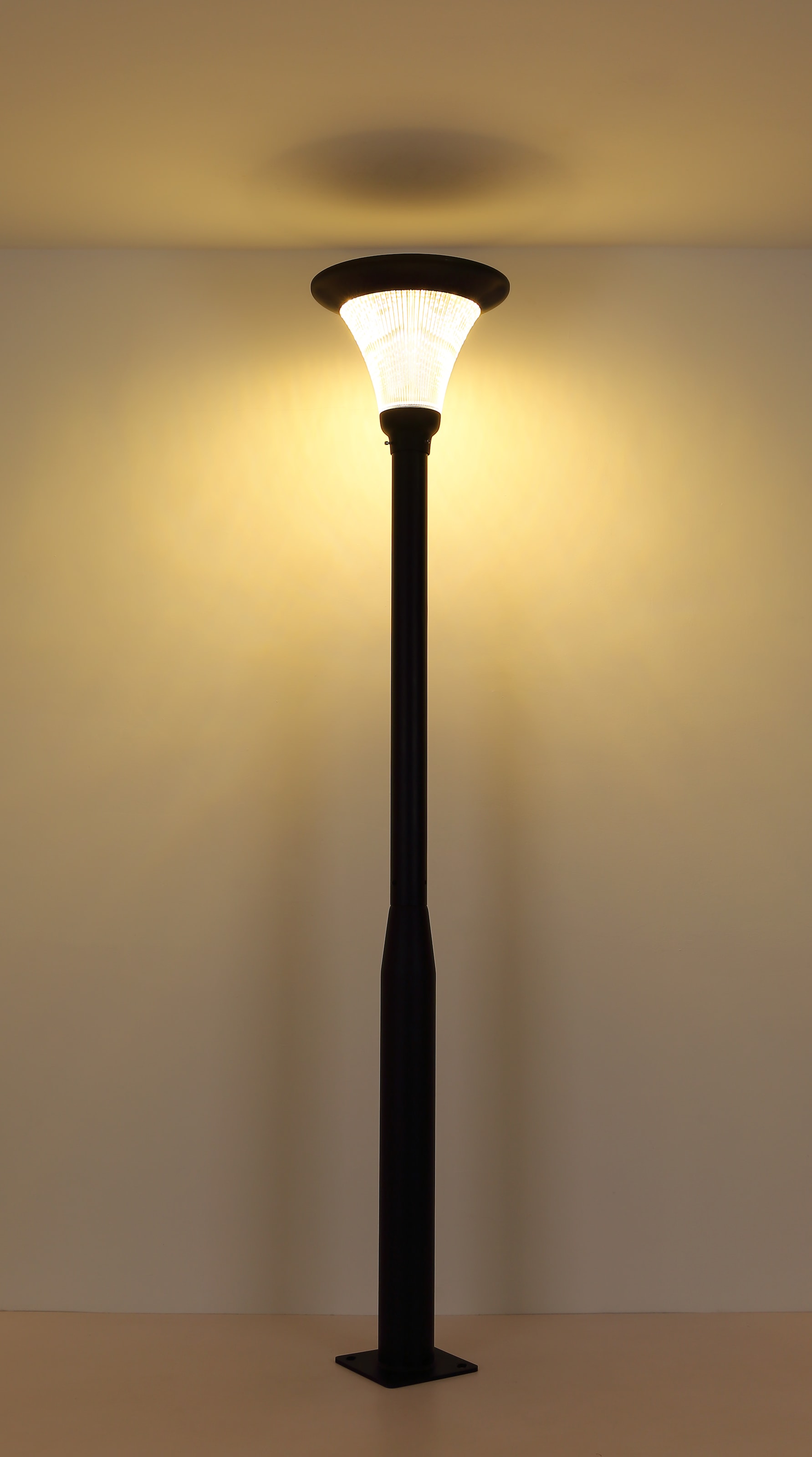 GLOBO LIGHTING LED Solarleuchte »SOLARLEUCHTE ALUMINIUM DRUCKGUSS GRAU, 1XLED« LED-Modul 1 Stk. warmweiß - kaltweiß