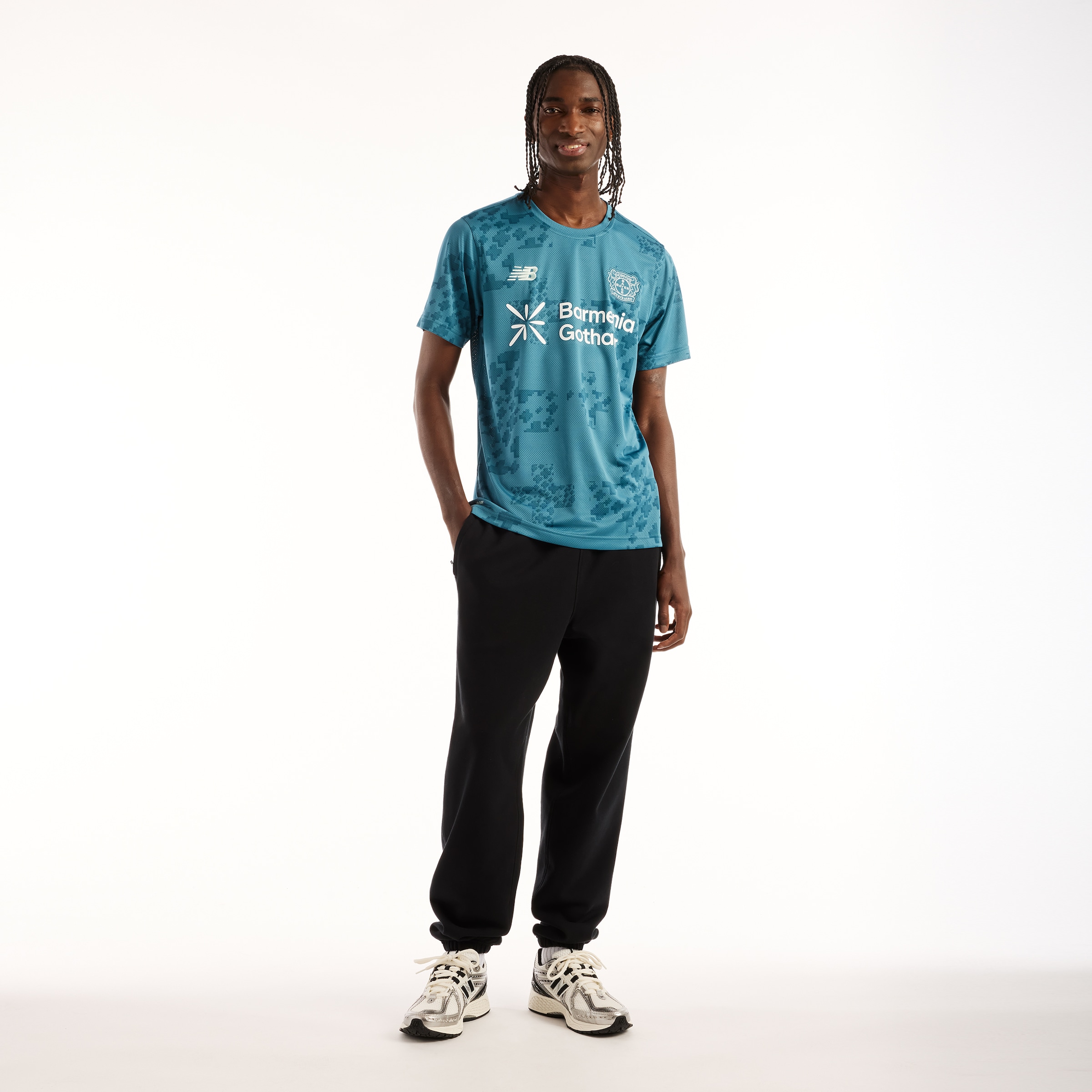 New Balance T-Shirt »Bayer 04 26/27 Match Jersey« mit Rundhalsausschnitt, Kurzarm-Ausführung, Jersey-Oberfläche