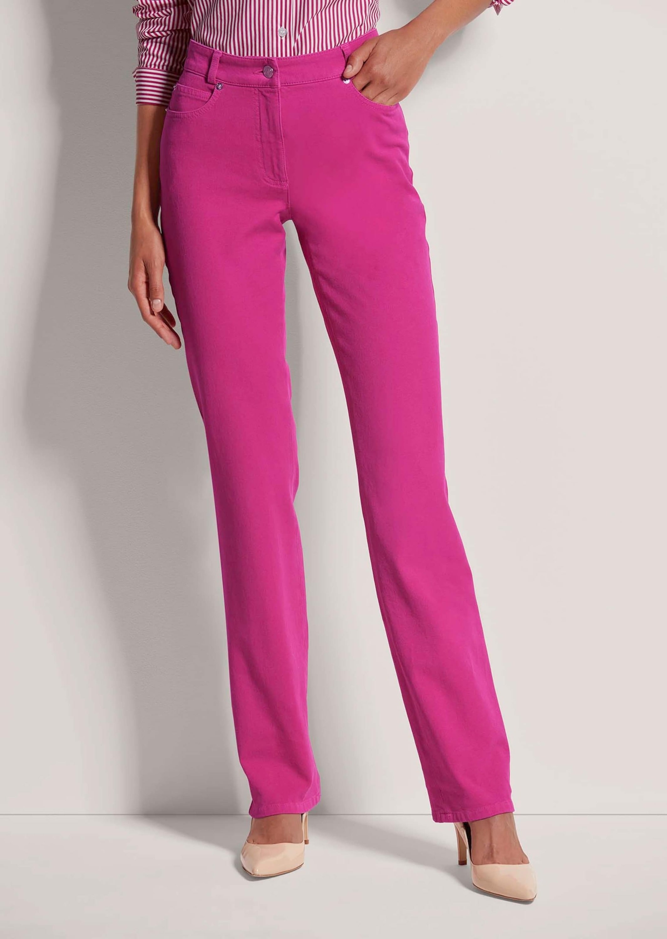MADELEINE Regular-fit-Jeans »M-Jeans, weit M-Jeans in gerader Form mit Logo-Stickerei«
