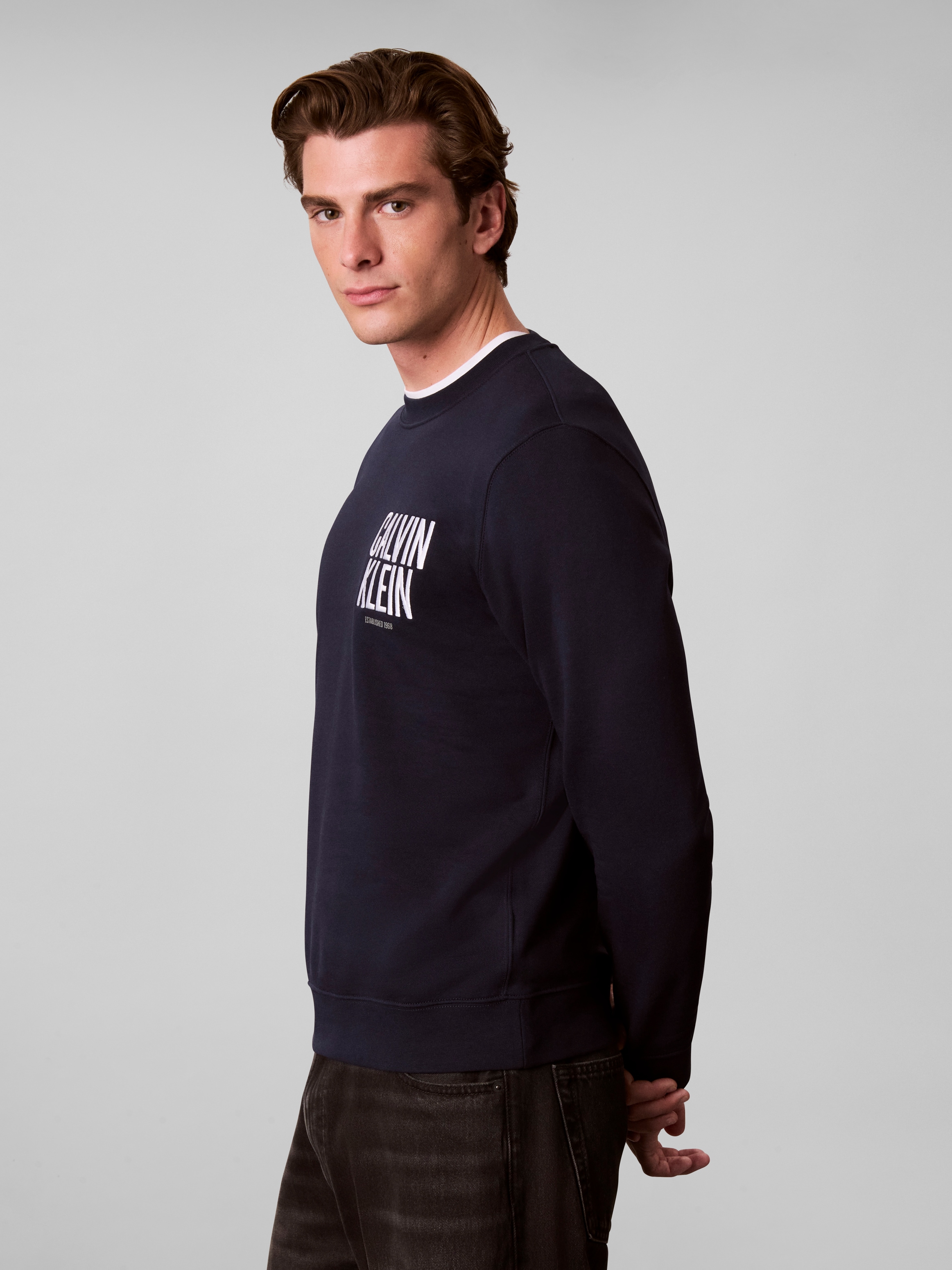 Calvin Klein Sweatshirt »BOLD CALVIN KLEIN«, Regular fit mit Markenprint
