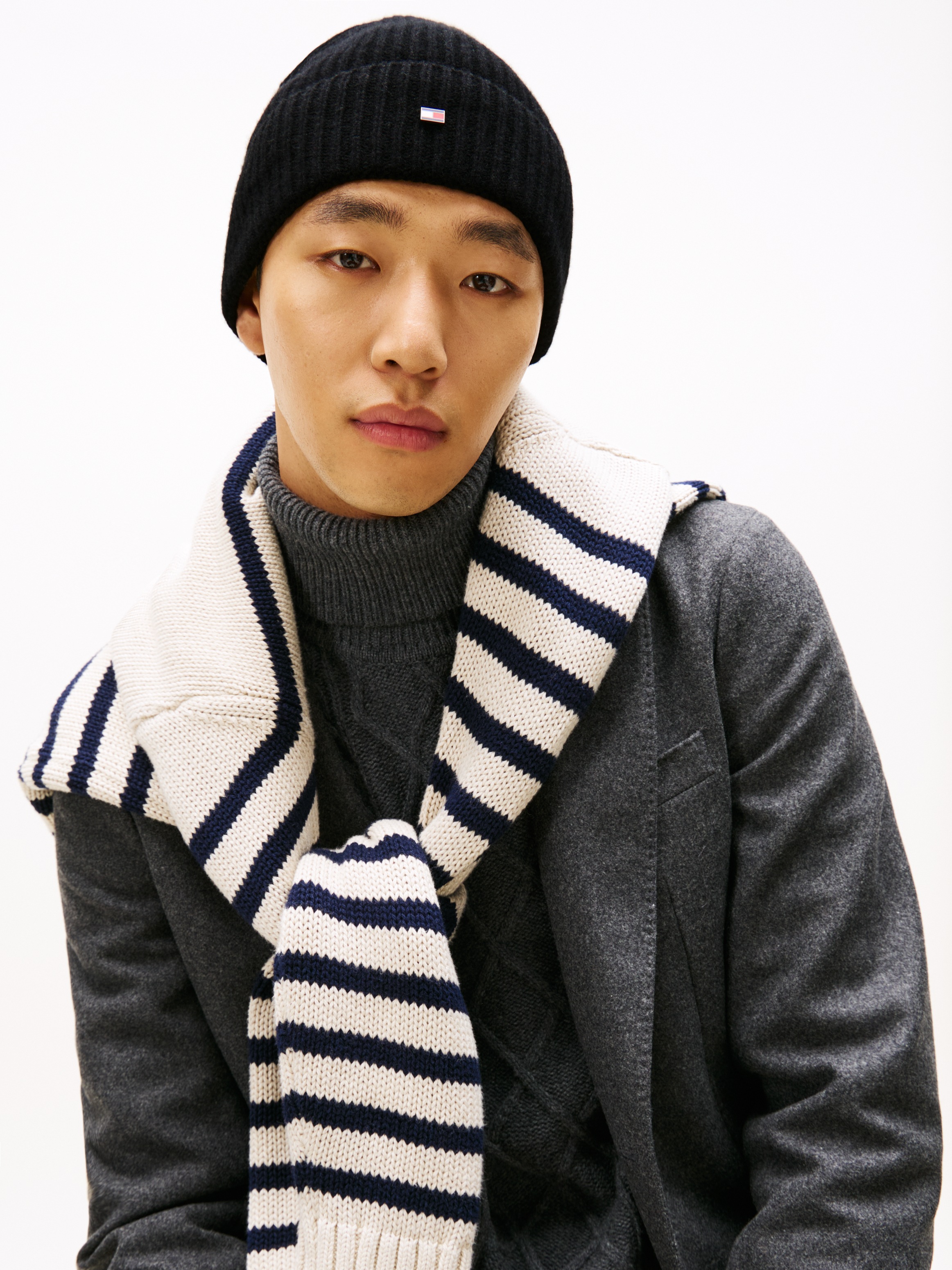 Tommy Hilfiger Beanie »TH FLAG CASHMERE«, mit Umschlag, aus Strick