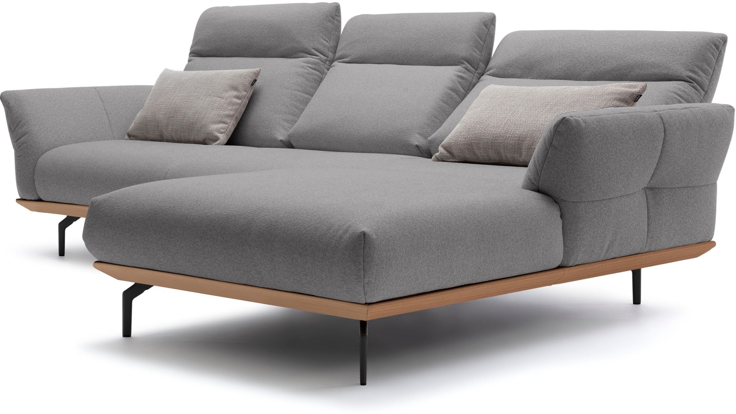 Creation BY ROLF BENZ Ecksofa »CR.460 Designsofa mit verstellbarer Rückenlehne, hochwertig & bequem« Sockel in Eiche, Alugussfüße in umbragrau, Breite 298 cm