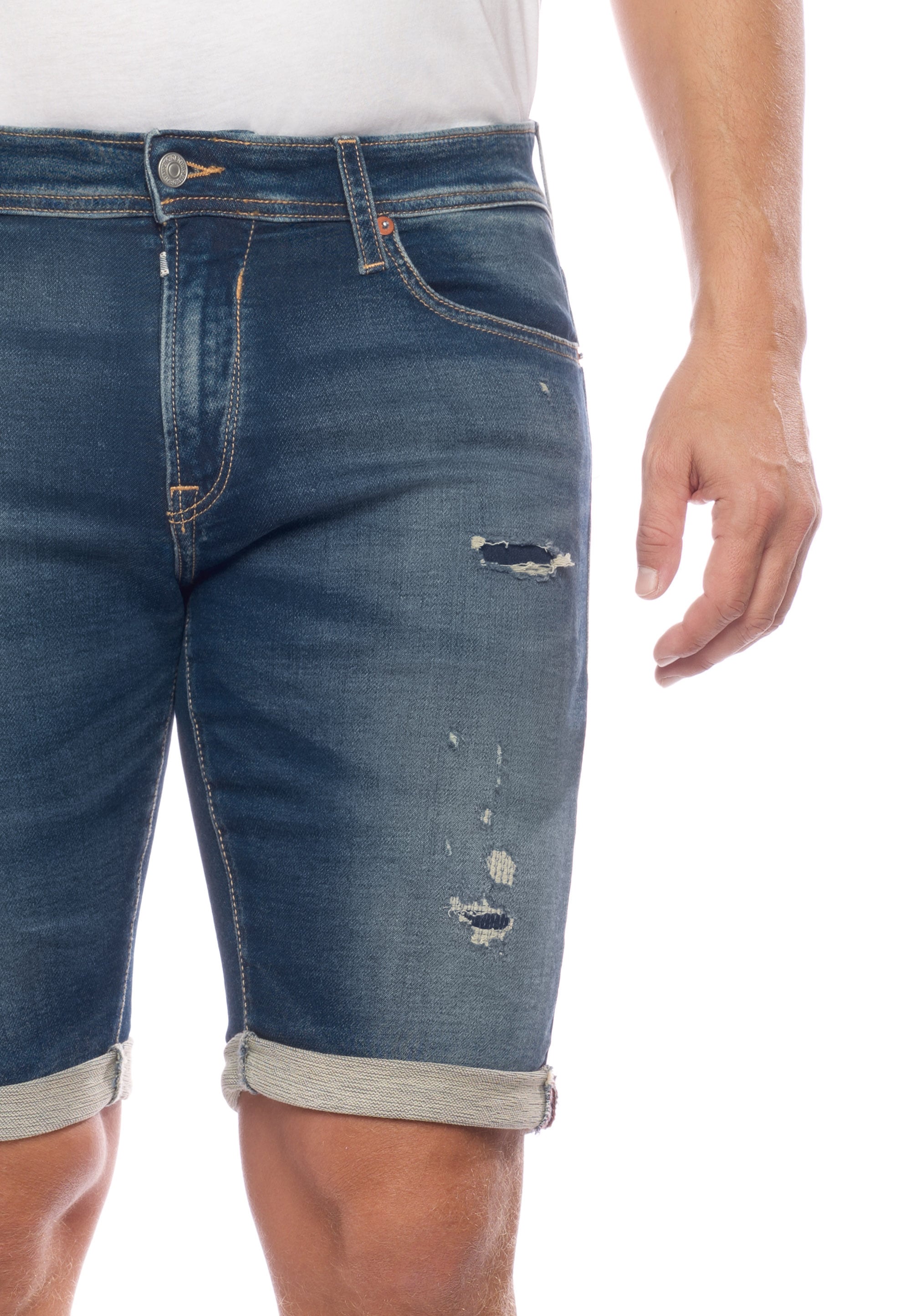 Le Temps Des Cerises Shorts, mit angesagten Used-Details